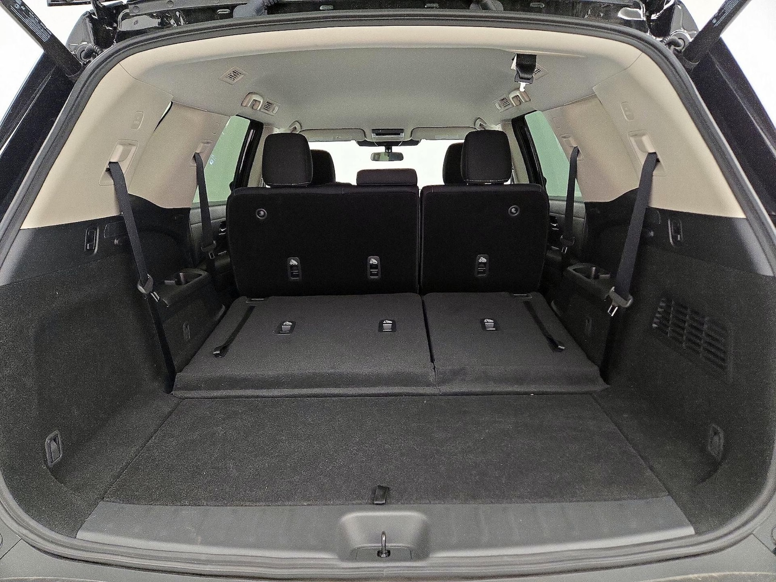 2025 Nissan Pathfinder SV - Photo 23