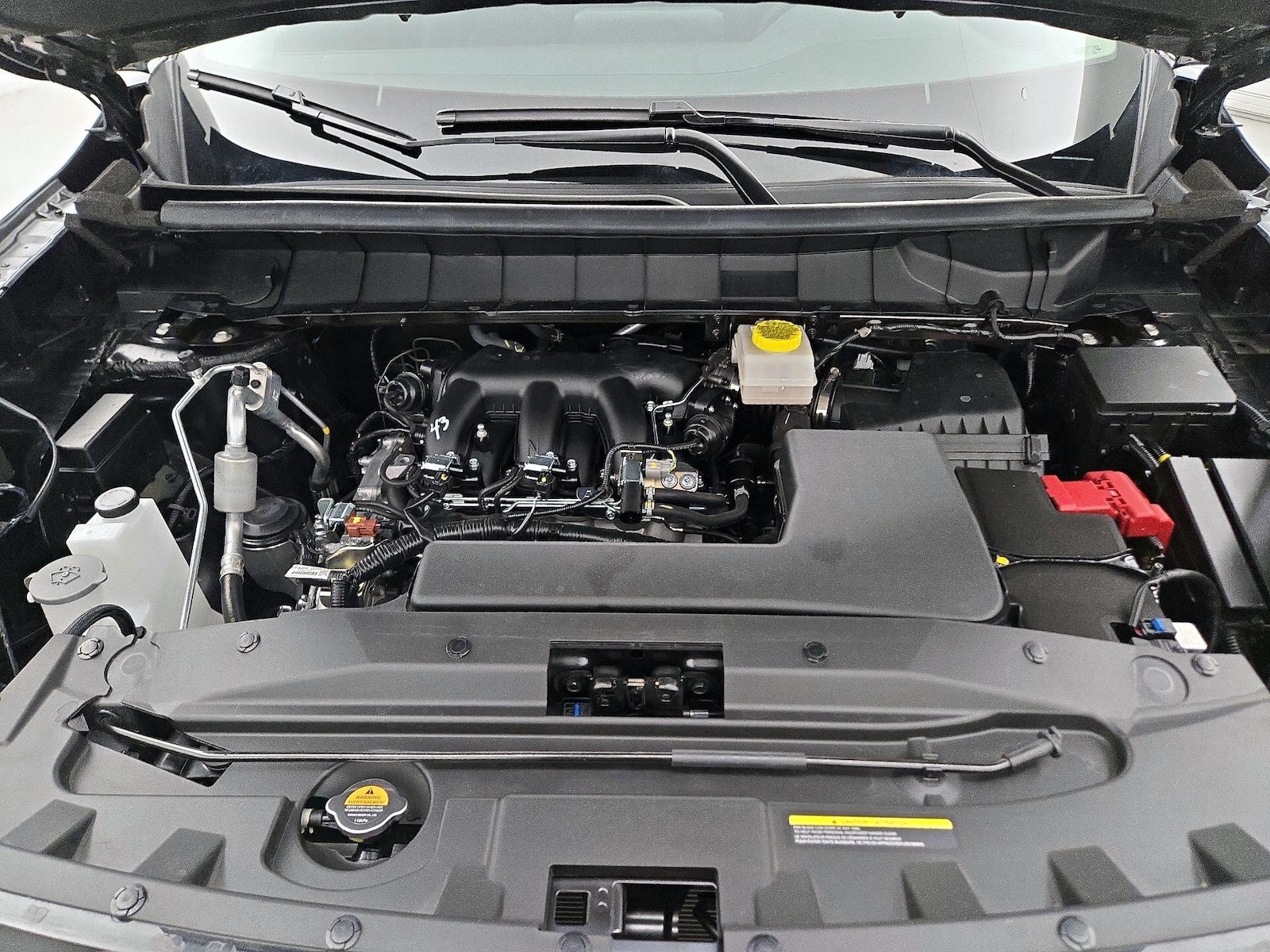 2025 Nissan Pathfinder SV - Photo 24