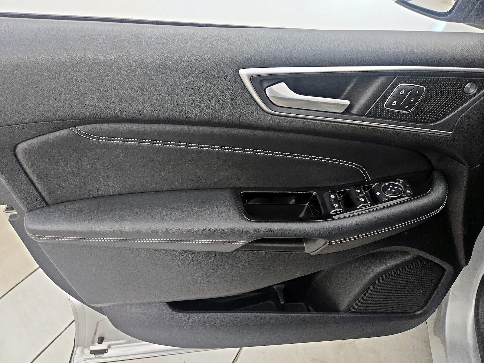 2019 Ford Edge Titanium - Photo 13