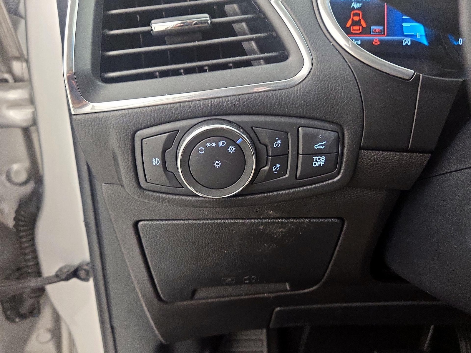 2019 Ford Edge Titanium - Photo 14