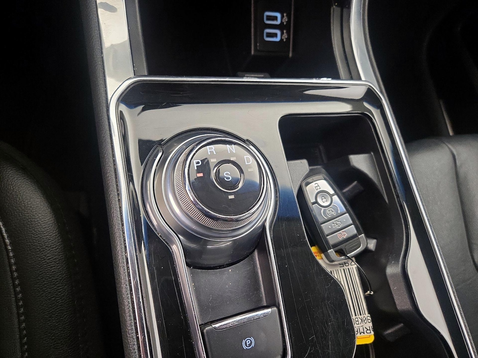 2019 Ford Edge Titanium - Photo 18