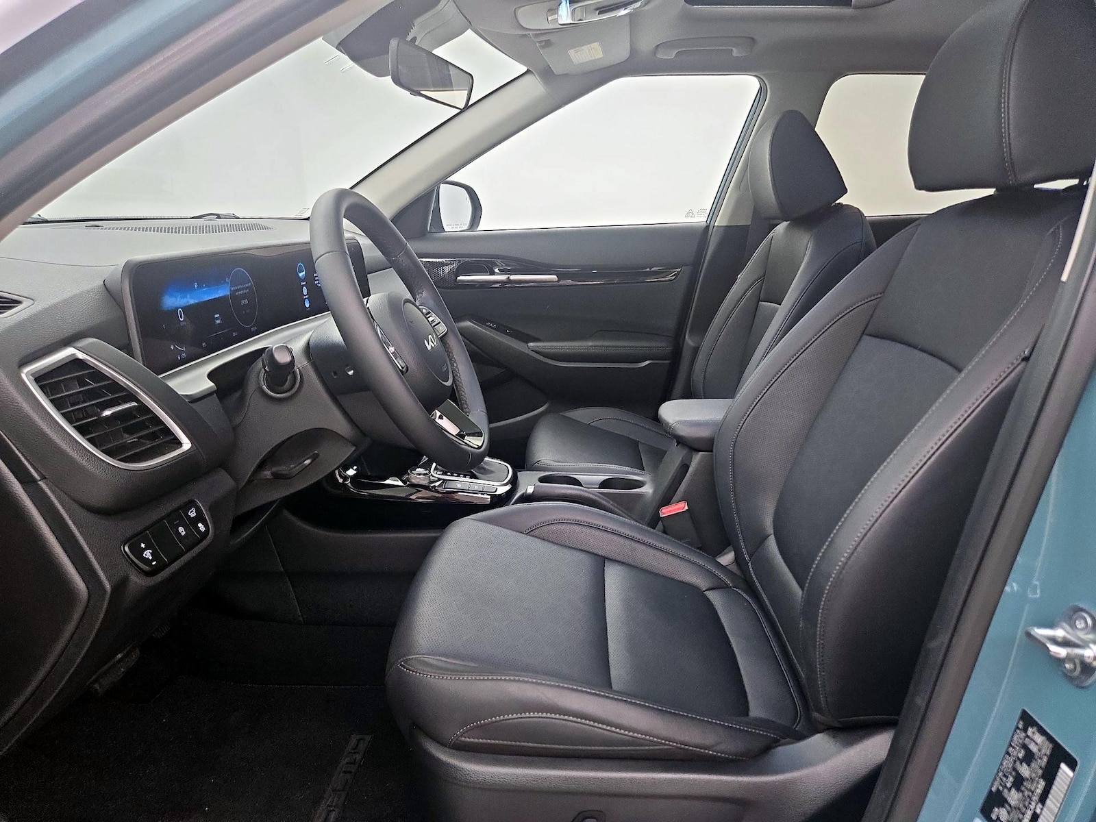 2025 Kia Seltos EX - Photo 12