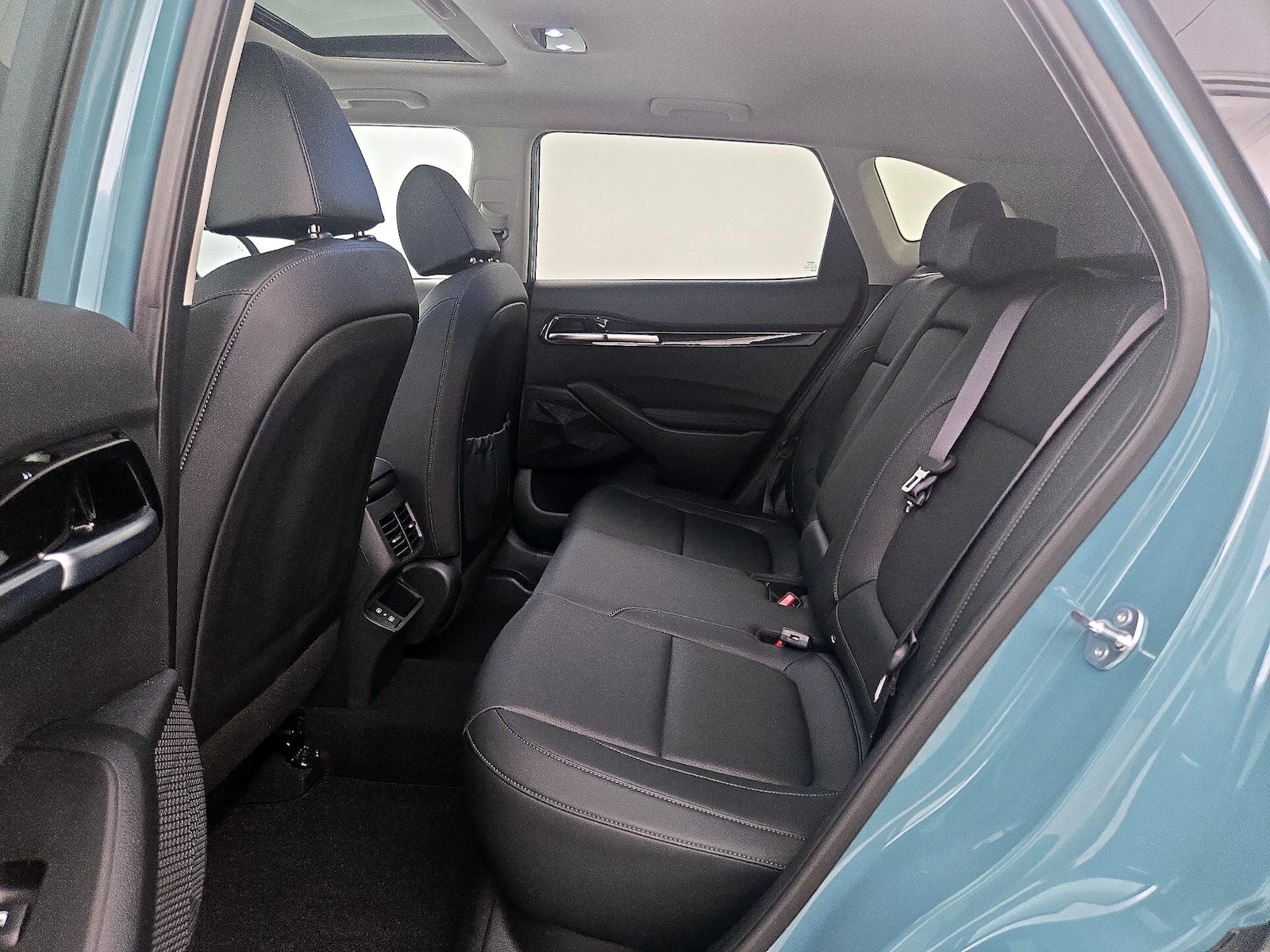 2025 Kia Seltos EX - Photo 22