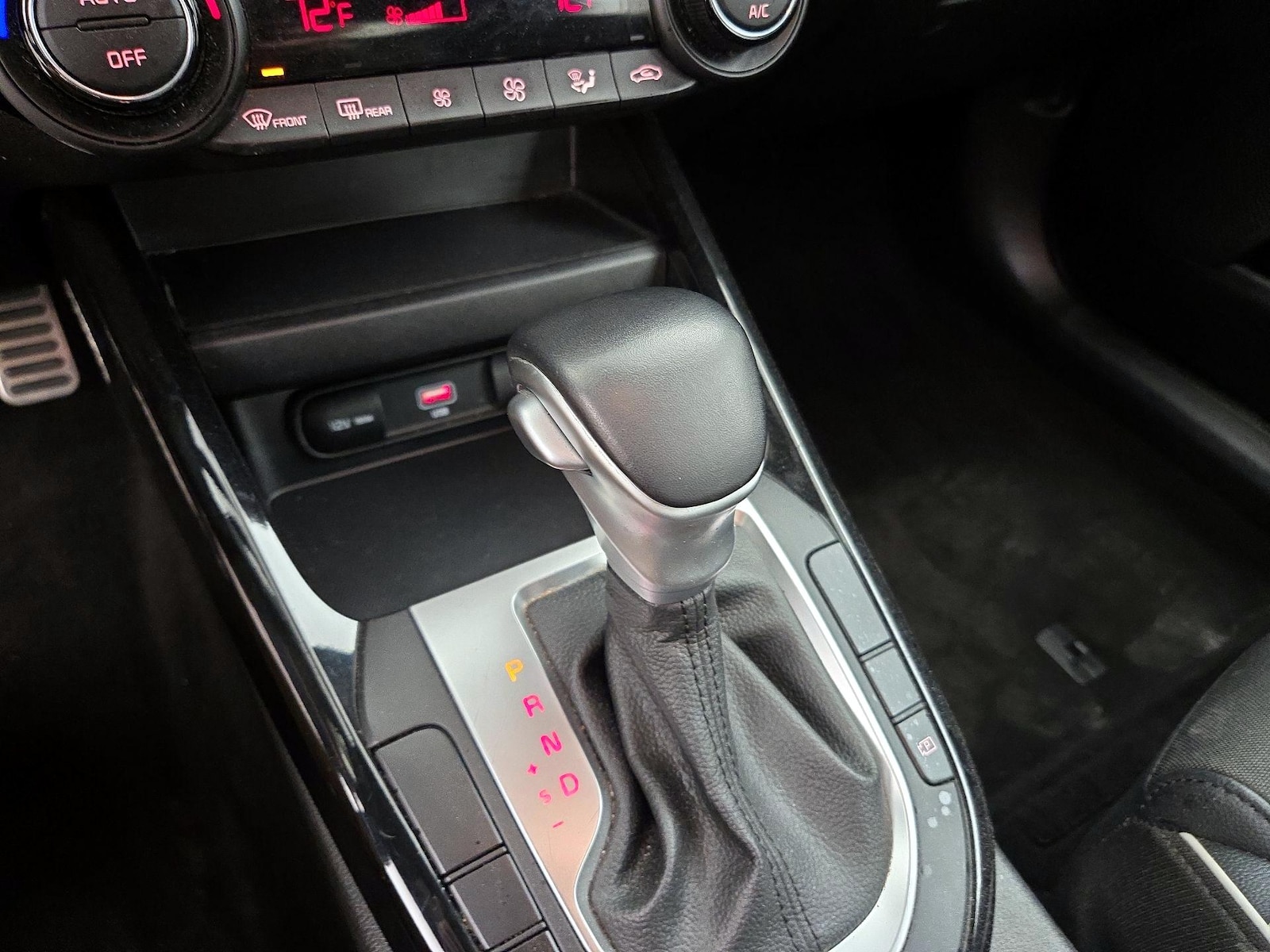 2023 Kia Forte GT-Line - Photo 19