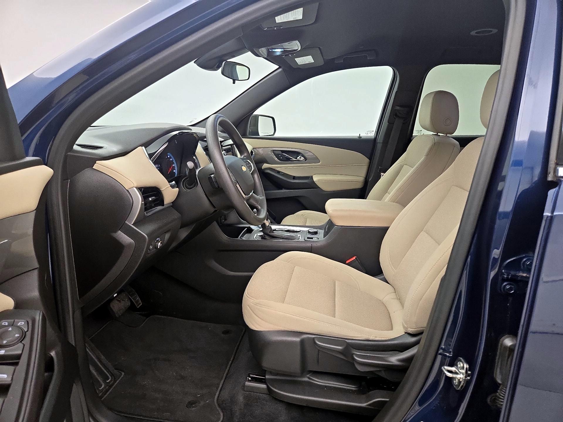 Thumbnail: 2023 Chevrolet Traverse - 11