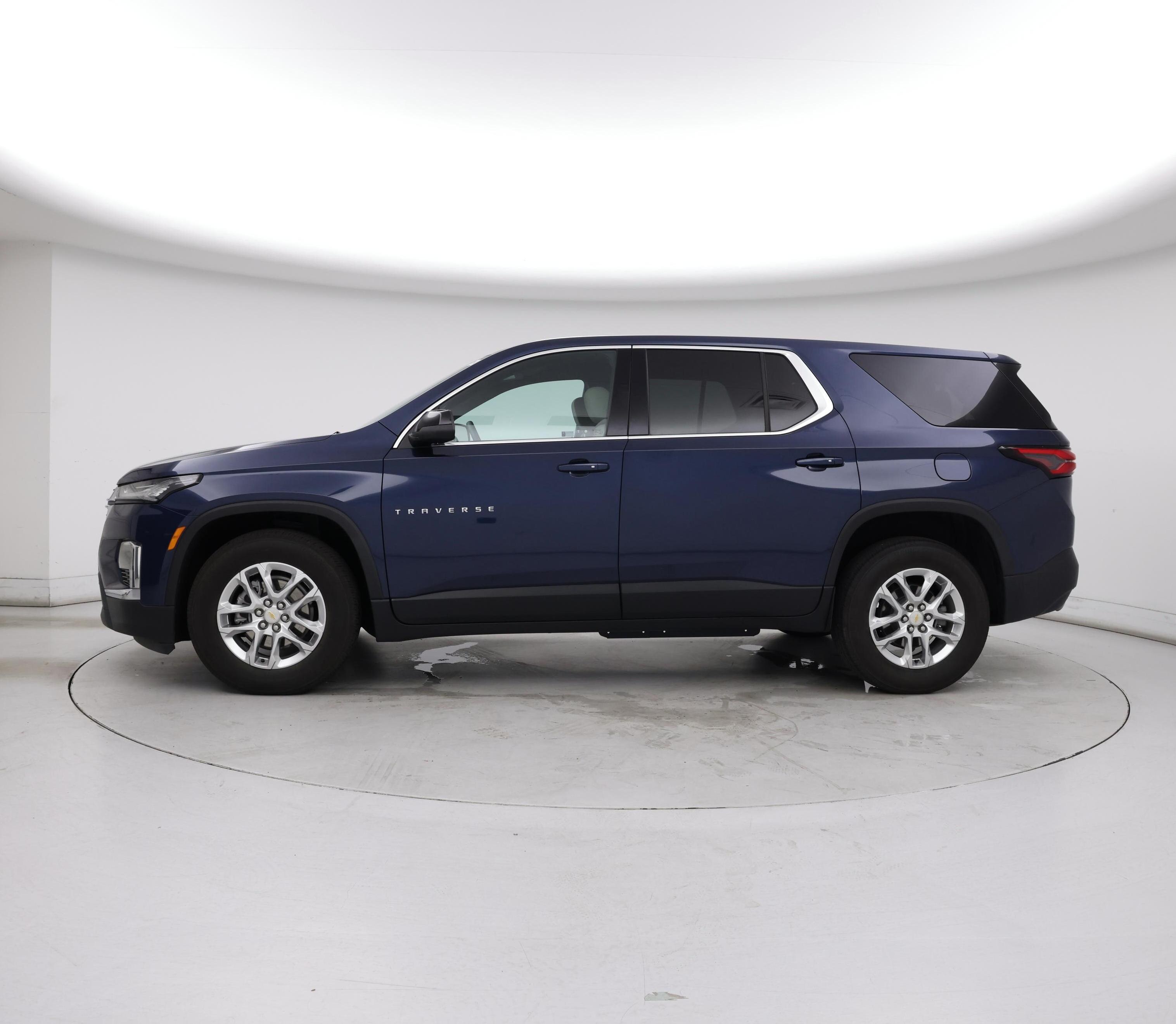 Thumbnail: 2023 Chevrolet Traverse - 3