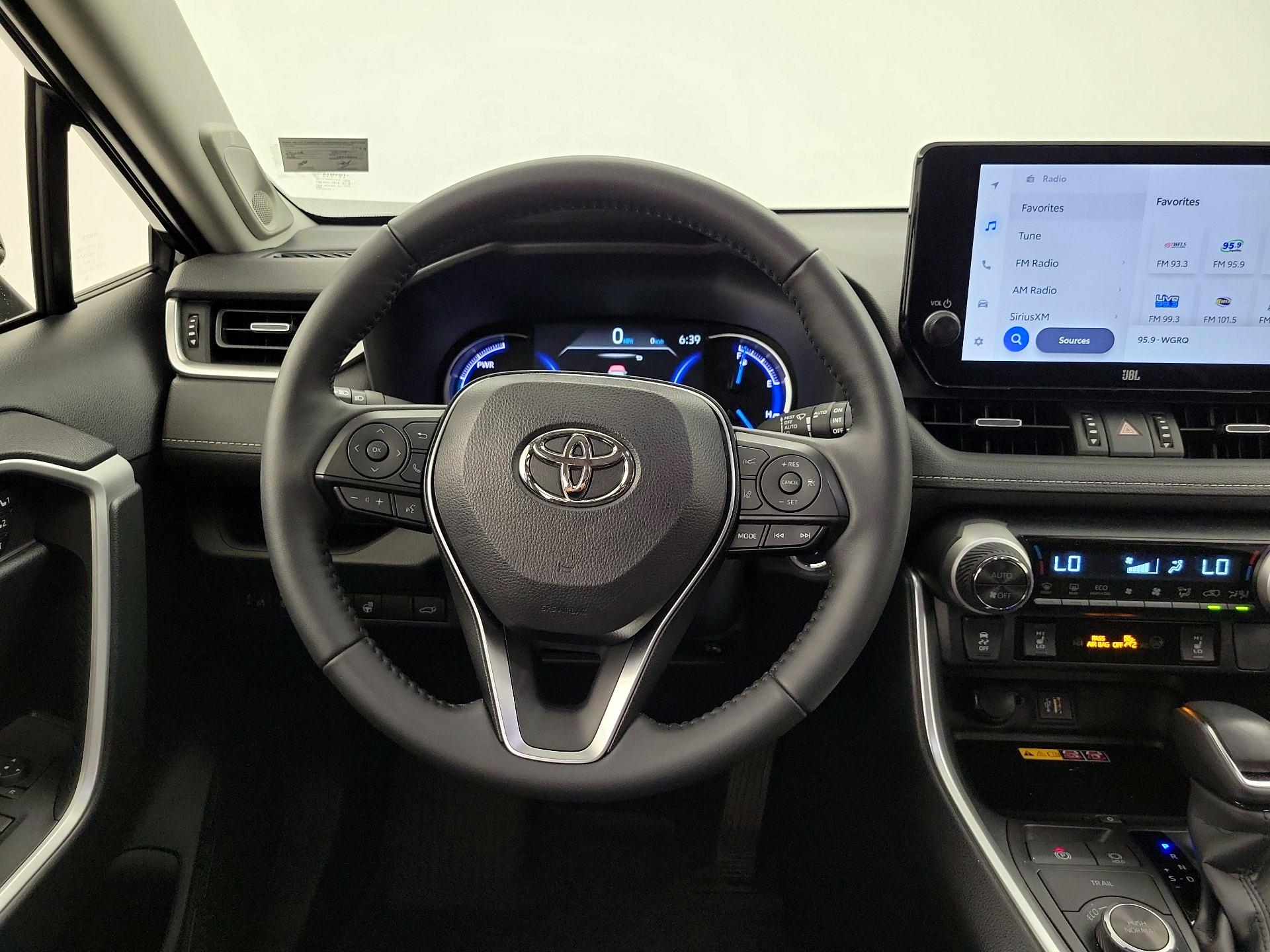 Thumbnail: 2025 Toyota RAV4 - 10