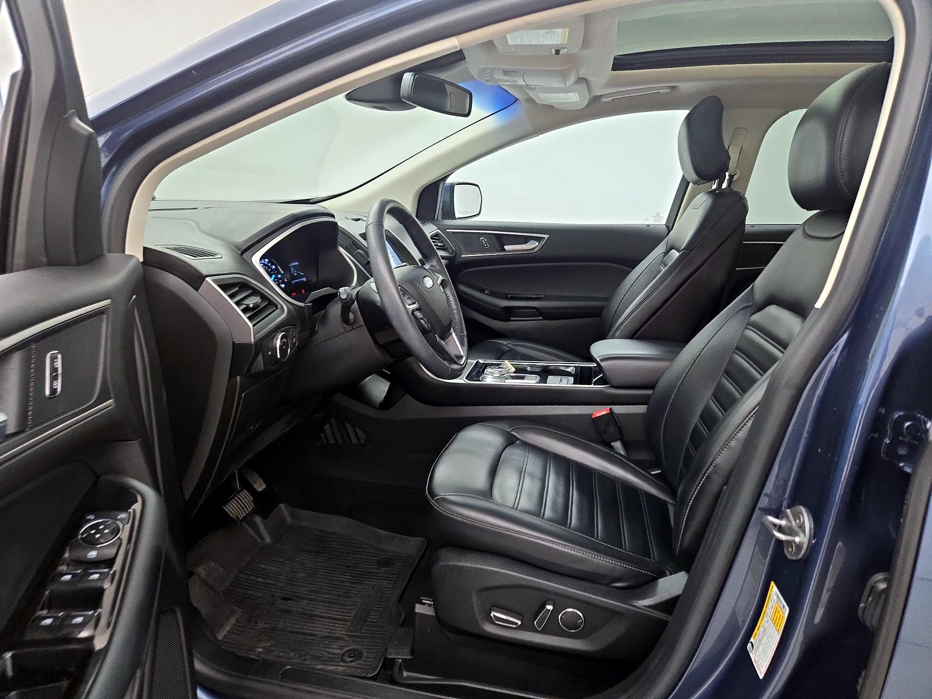 Thumbnail: 2019 Ford Edge - 11