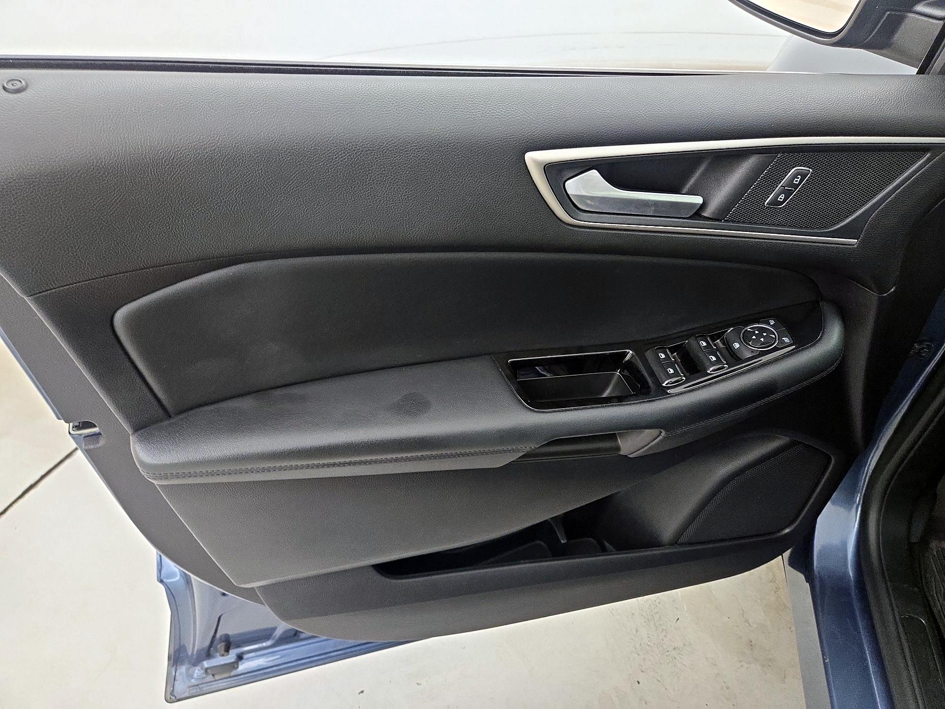 Thumbnail: 2019 Ford Edge - 12