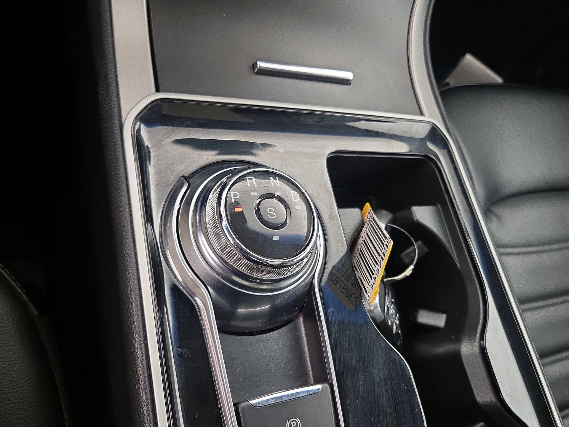 Thumbnail: 2019 Ford Edge - 18