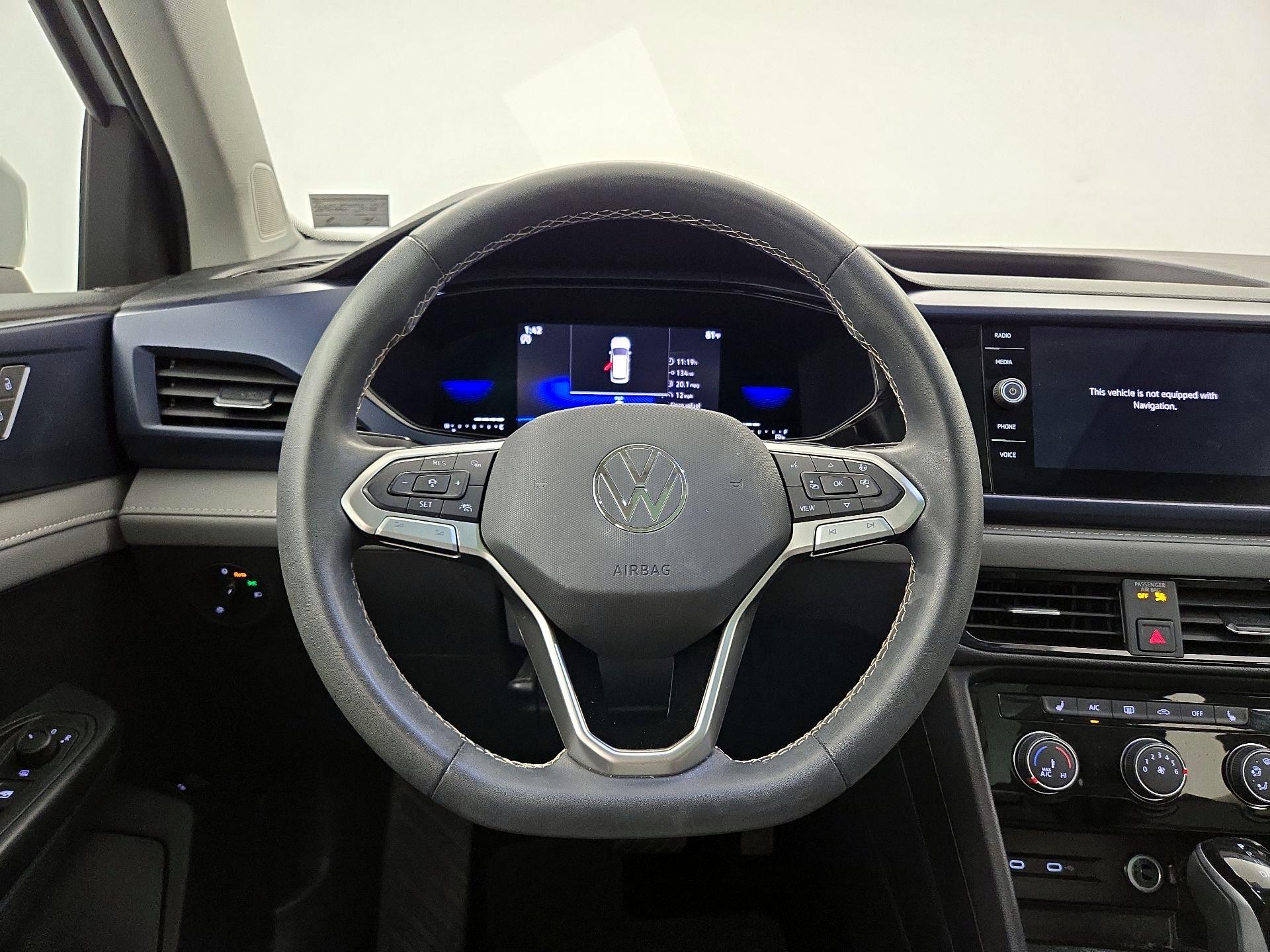 Thumbnail: 2023 Volkswagen Taos - 10