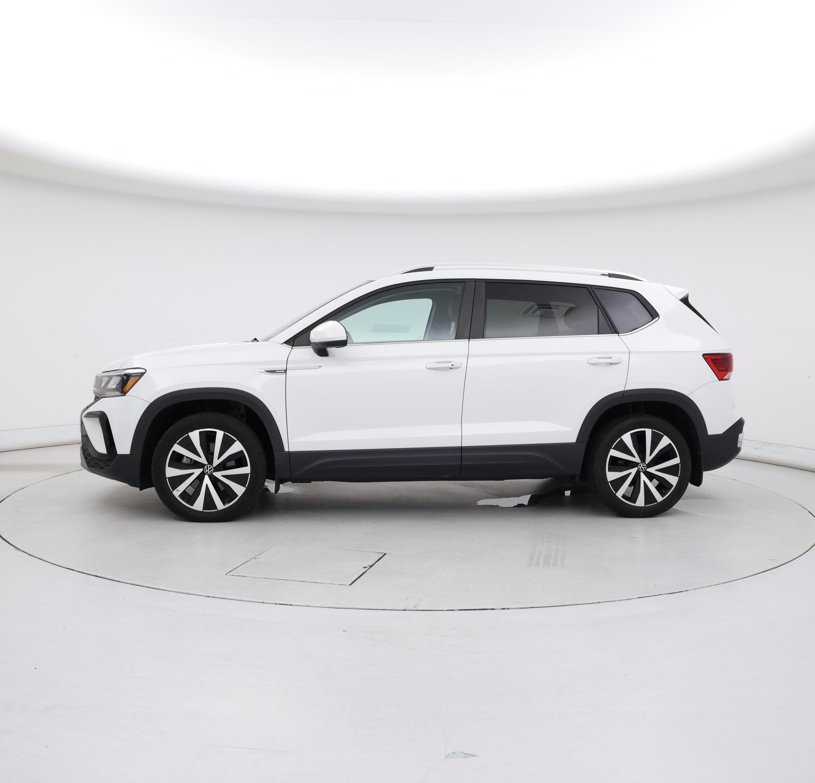 Thumbnail: 2023 Volkswagen Taos - 3