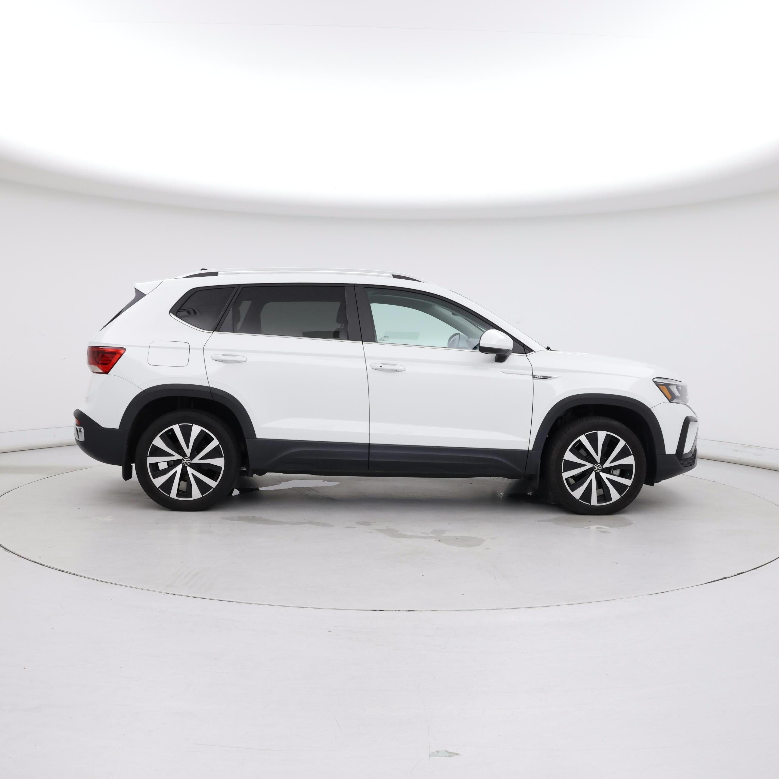 Thumbnail: 2023 Volkswagen Taos - 7