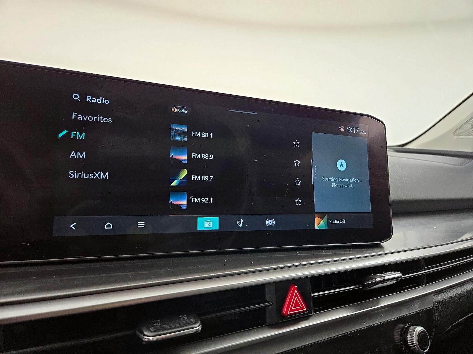 2025 Kia Sorento S - Photo 17