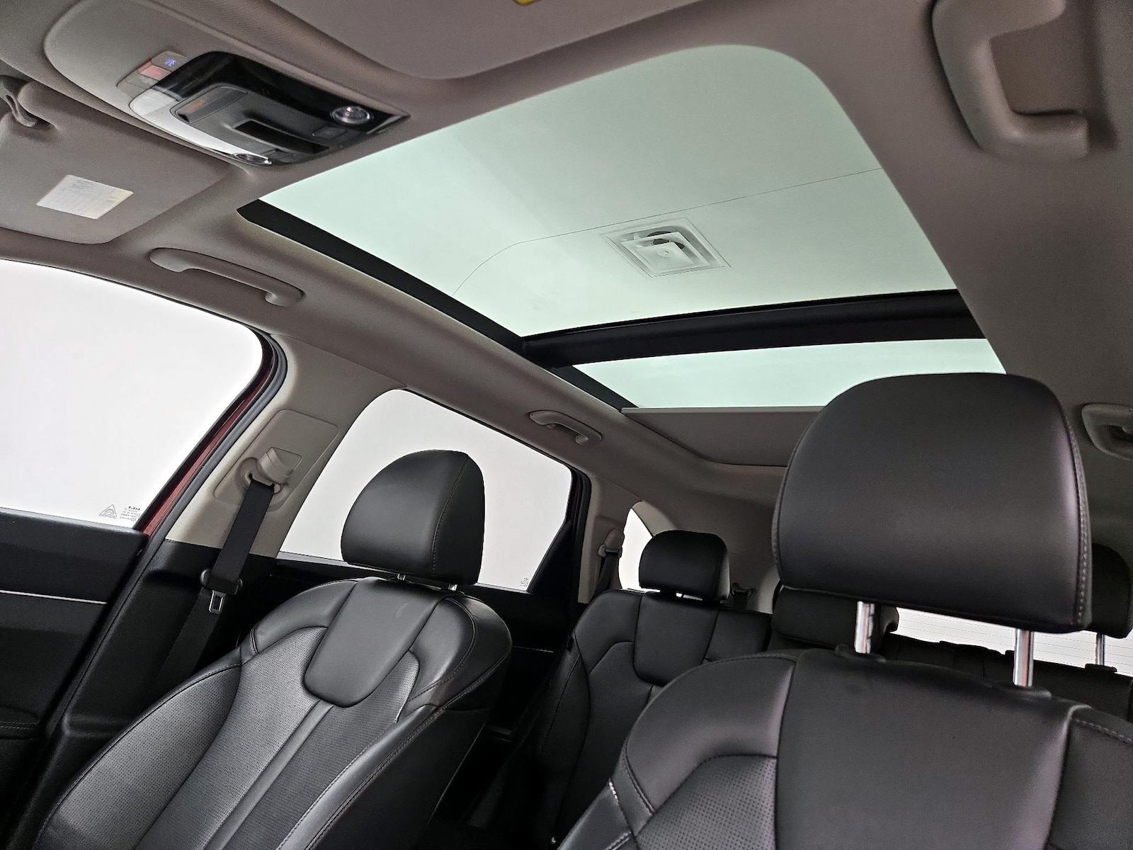 2025 Kia Sorento S - Photo 21