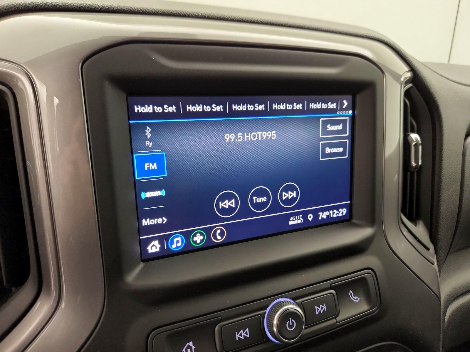 2022 Chevrolet Silverado 1500 Limited Custom - Photo 16