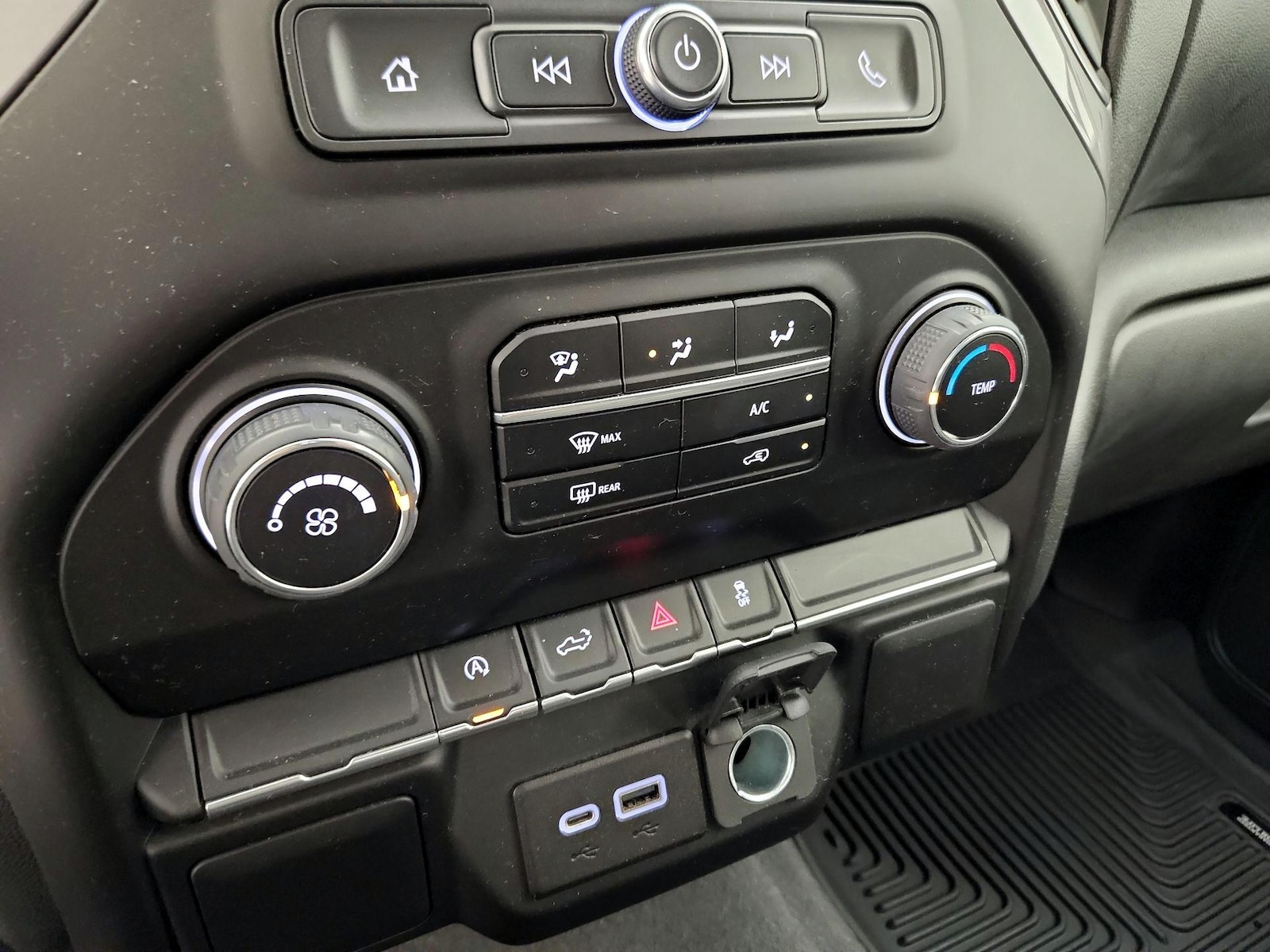 2022 Chevrolet Silverado 1500 Limited Custom - Photo 17