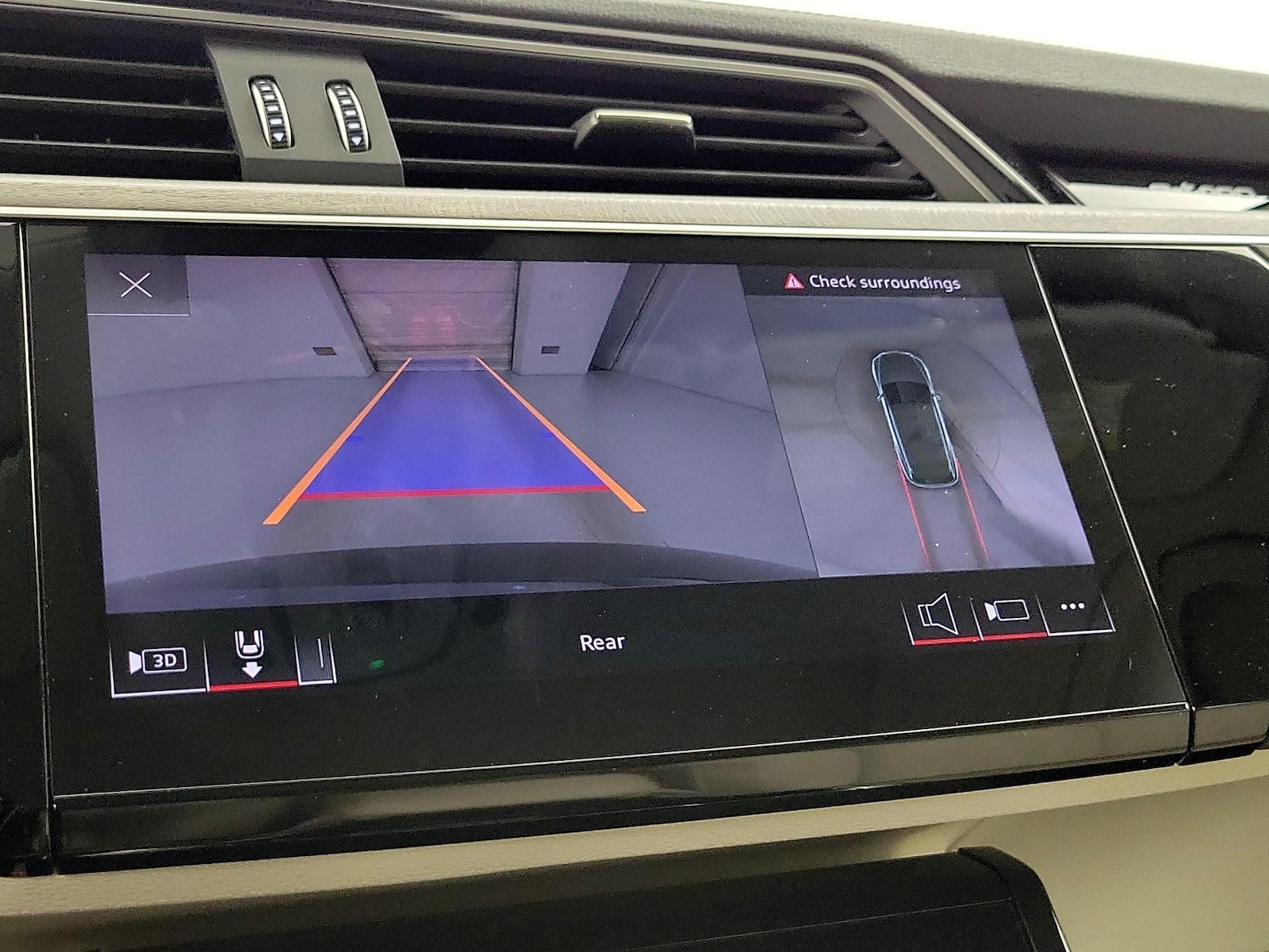 2024 Audi Q8 e-tron Premium Plus - Photo 16