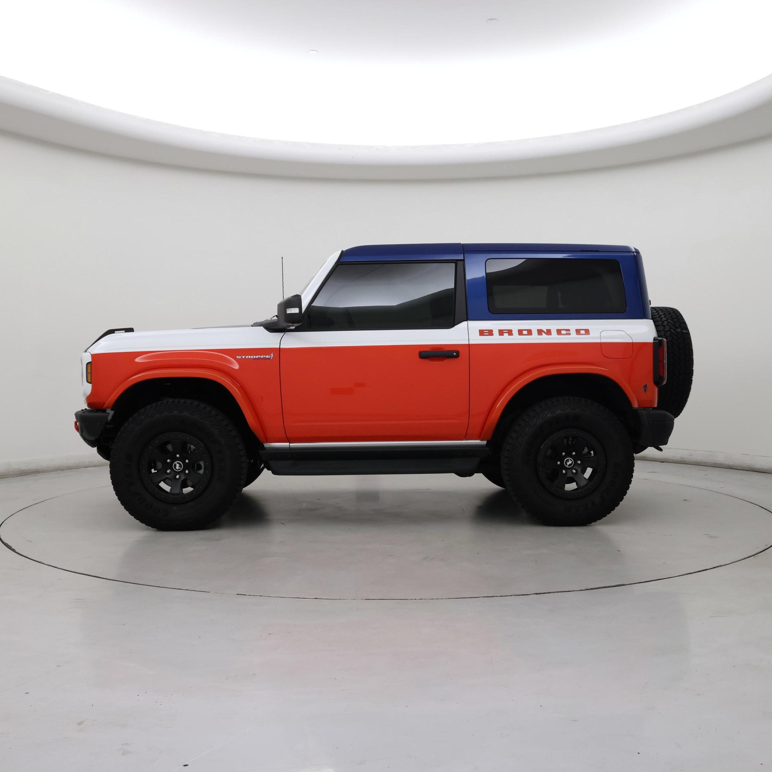 Thumbnail: 2025 Ford Bronco - 3