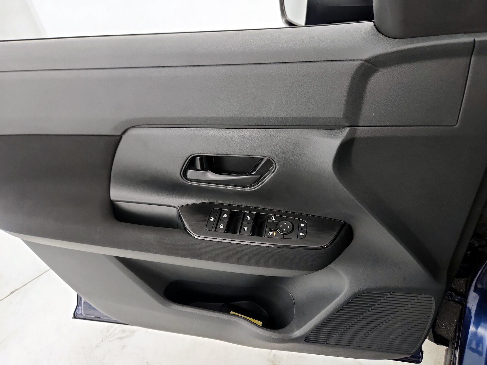 2025 Nissan Kicks S AWD - Photo 13