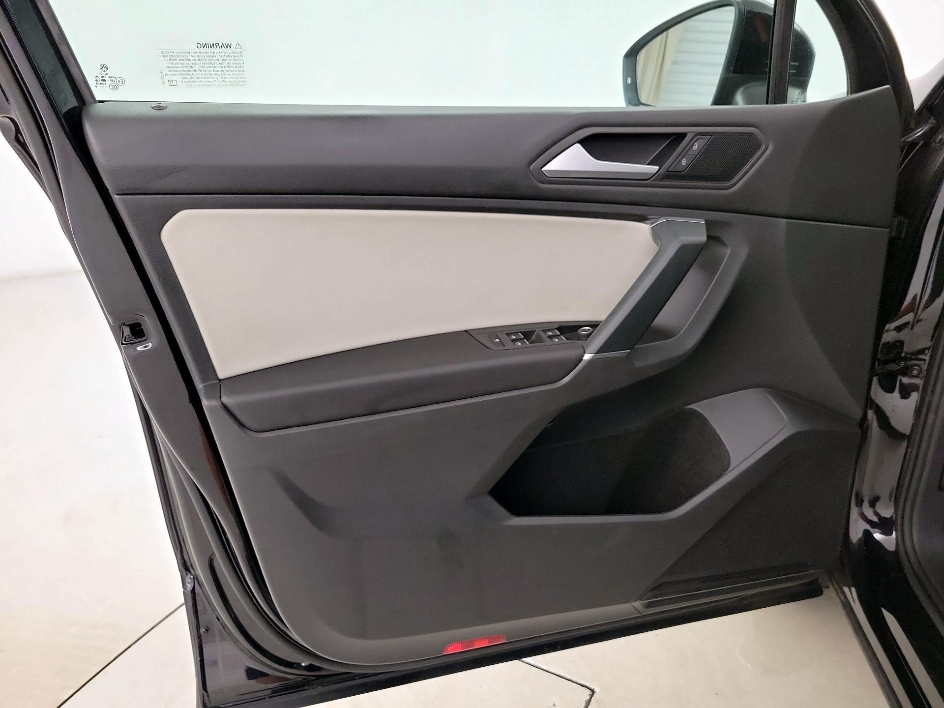 Thumbnail: 2020 Volkswagen Tiguan - 12