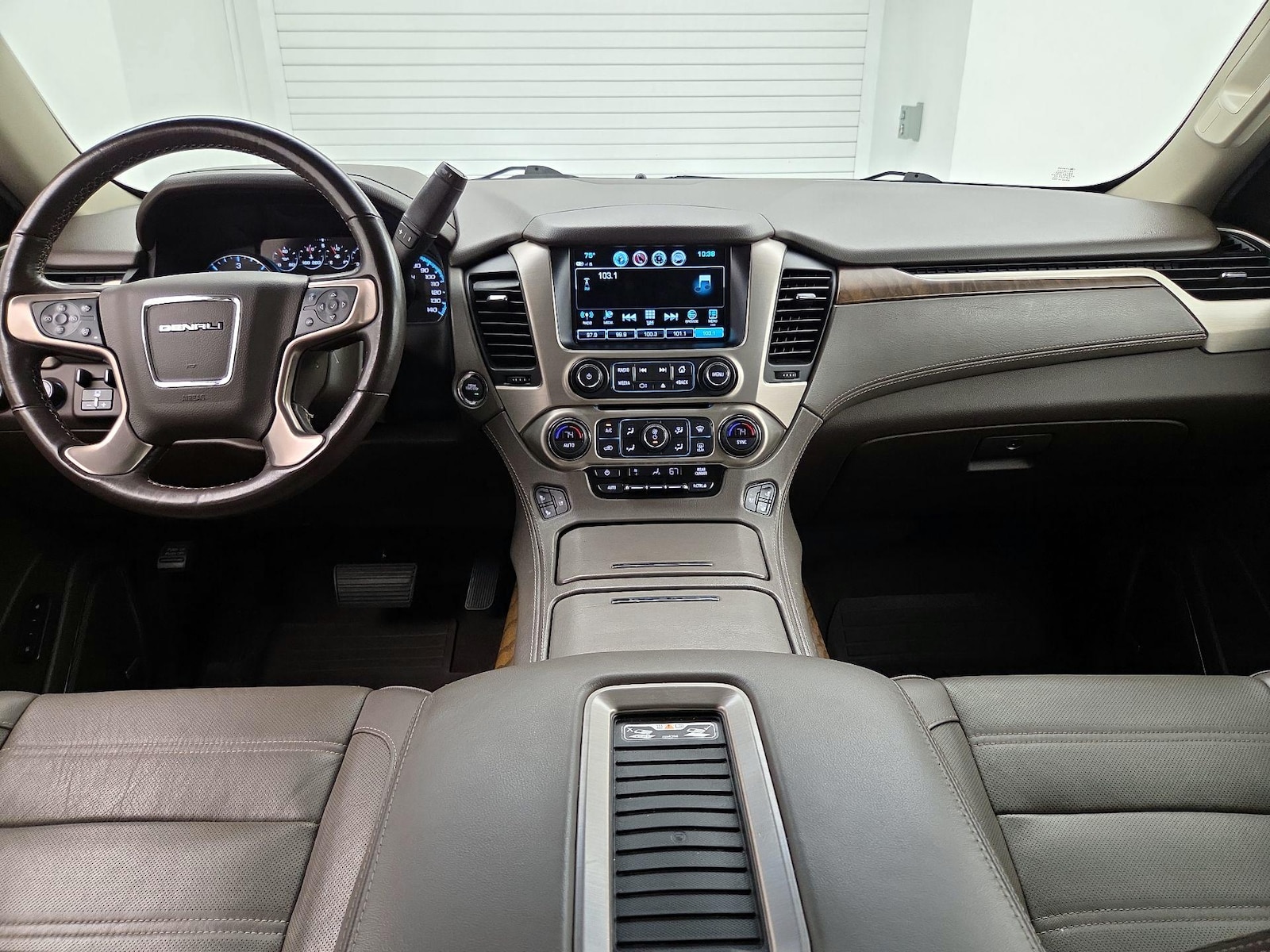 2019 GMC Yukon XL Denali - Photo 10