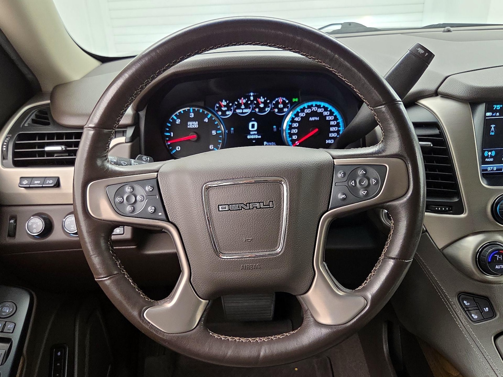 2019 GMC Yukon XL Denali - Photo 11