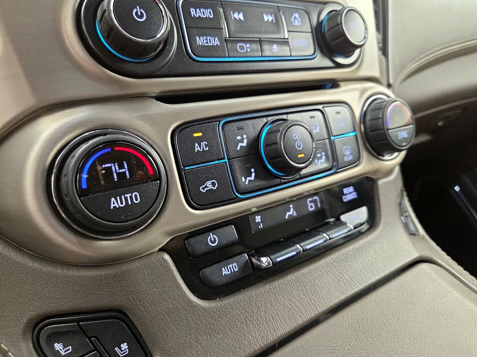2019 GMC Yukon XL Denali - Photo 18