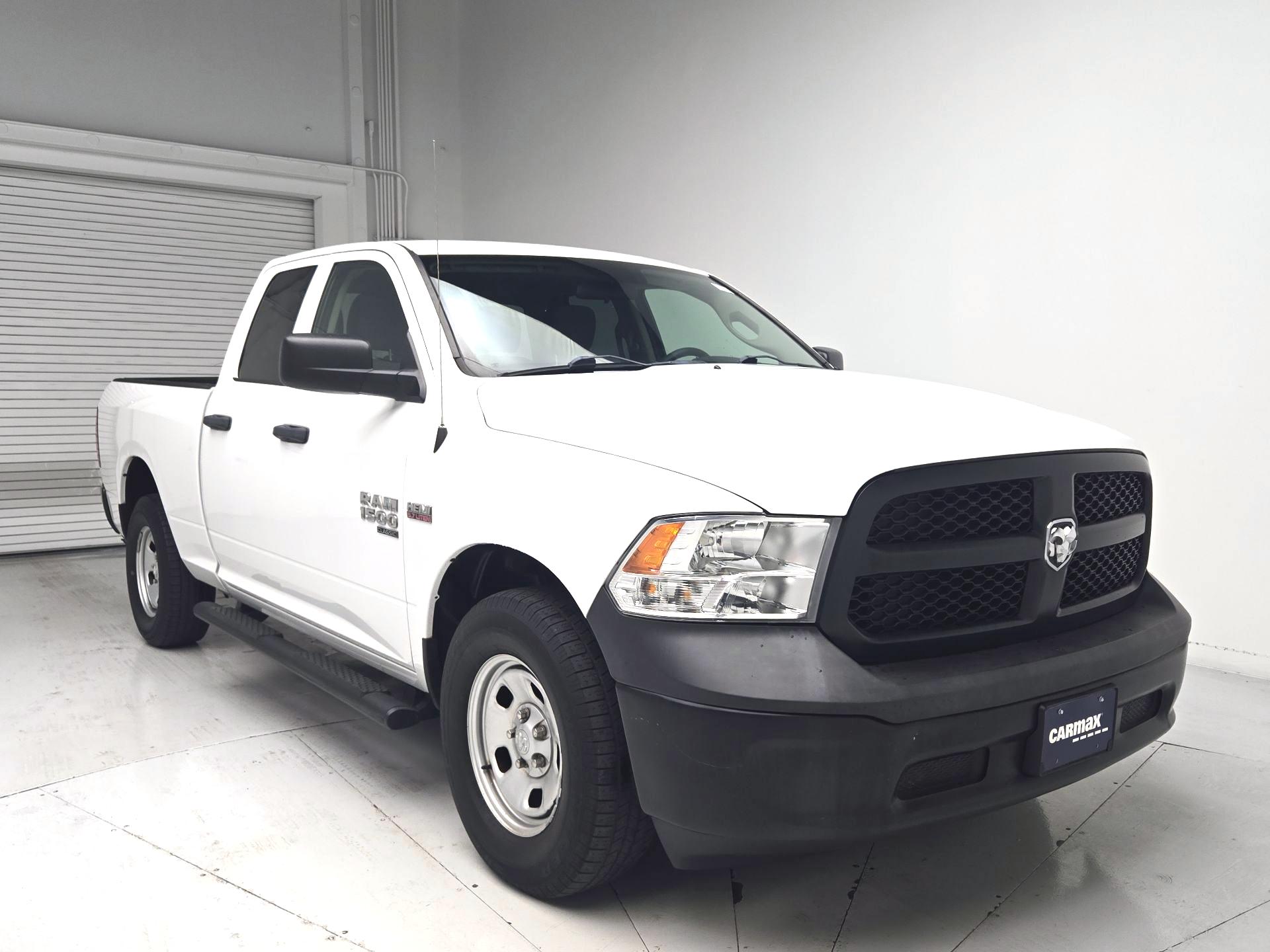 Thumbnail: 2021 RAM 1500 Classic - 1