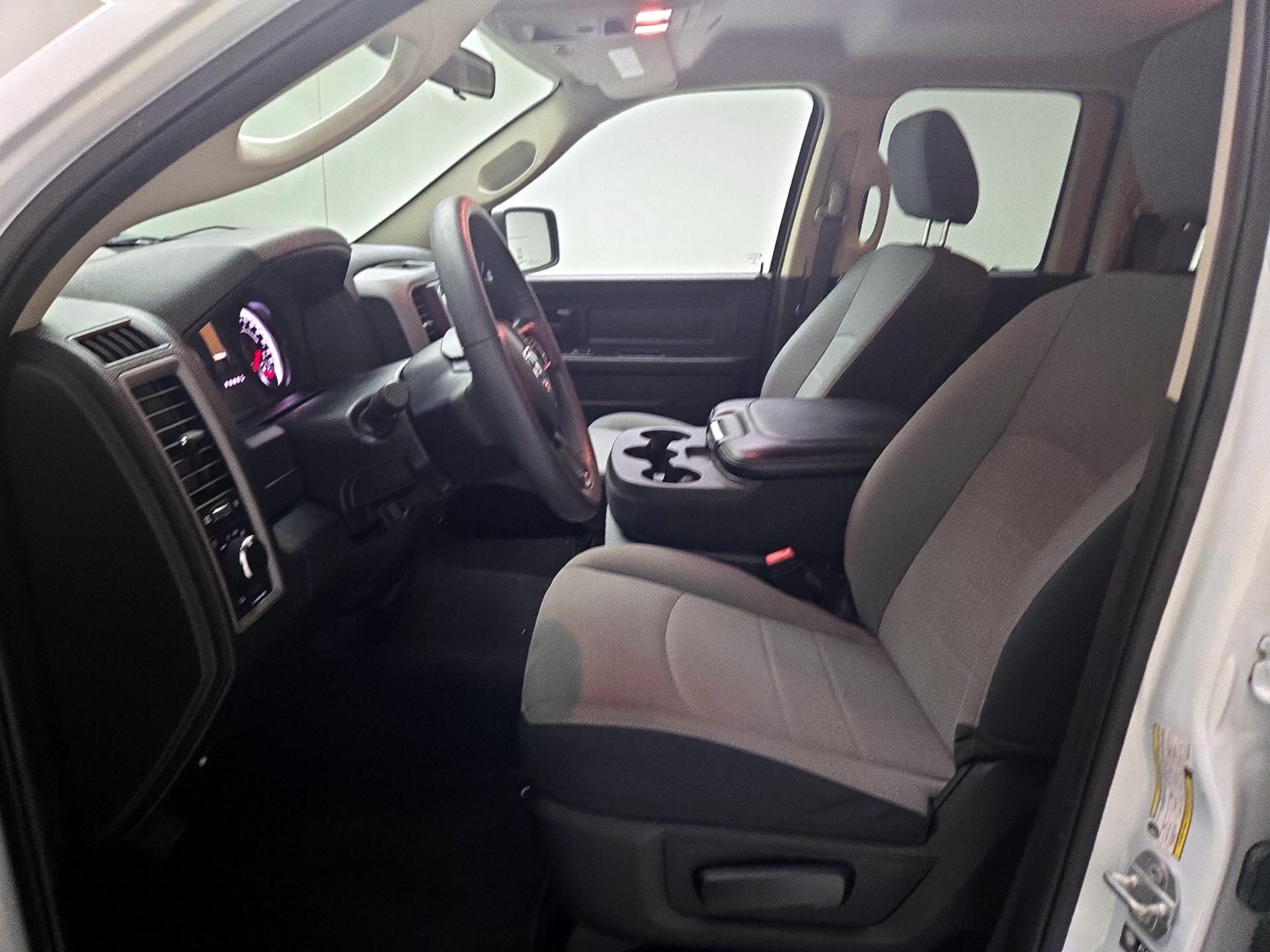 Thumbnail: 2021 RAM 1500 Classic - 9