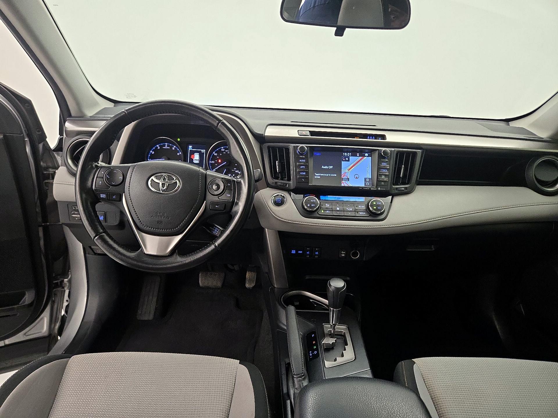 Thumbnail: 2018 Toyota RAV4 - 9