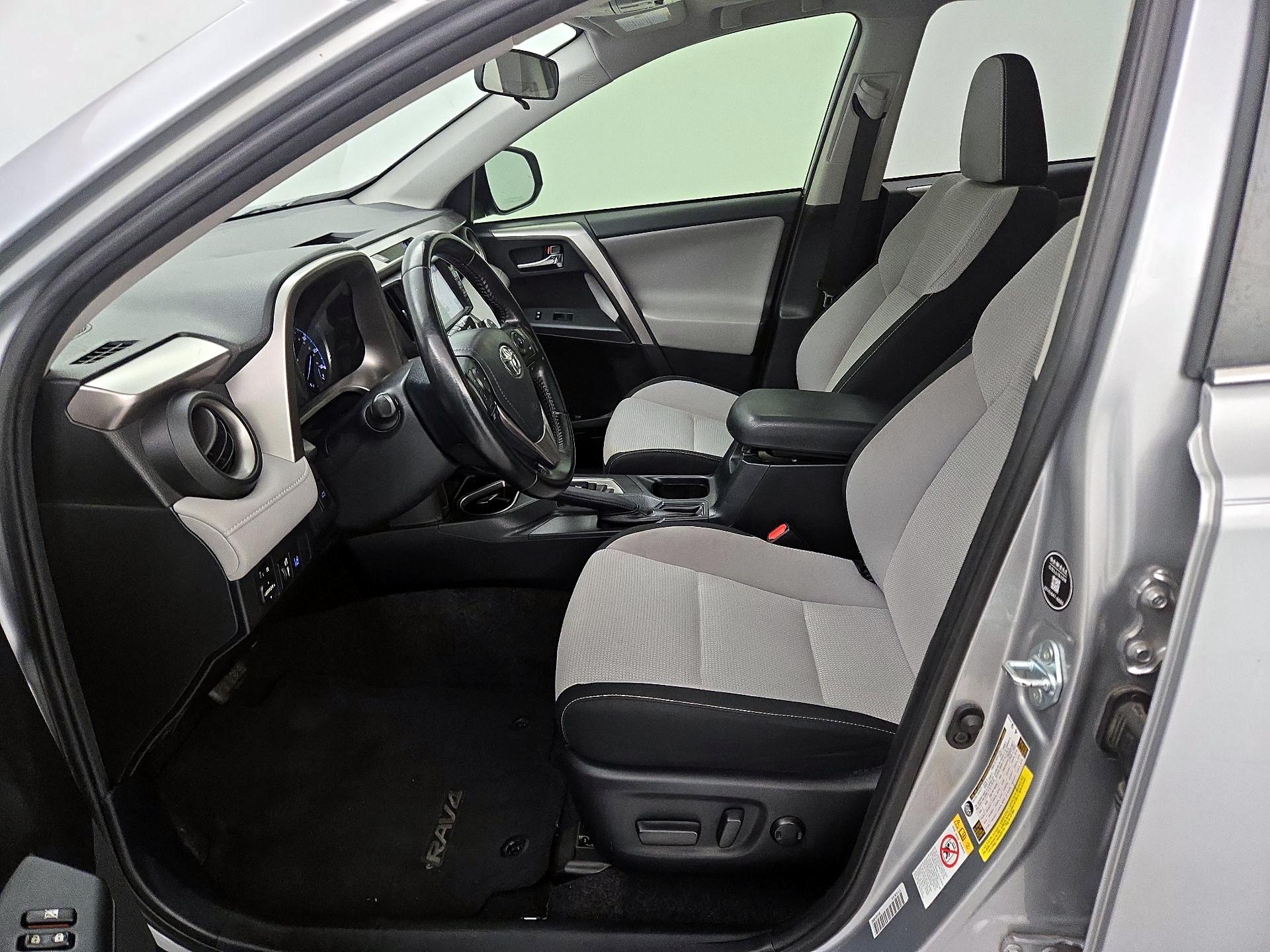 Thumbnail: 2018 Toyota RAV4 - 11