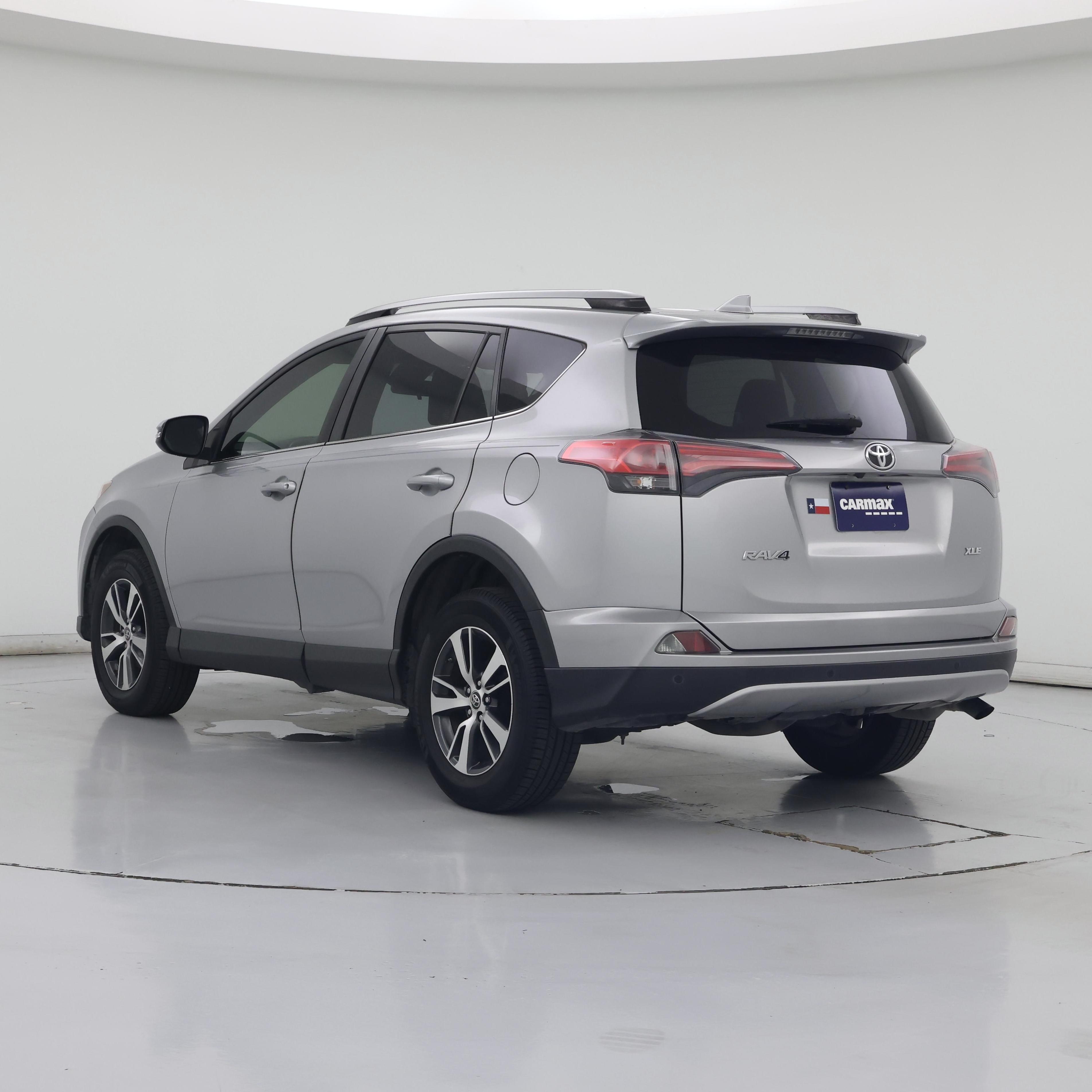 Thumbnail: 2018 Toyota RAV4 - 2