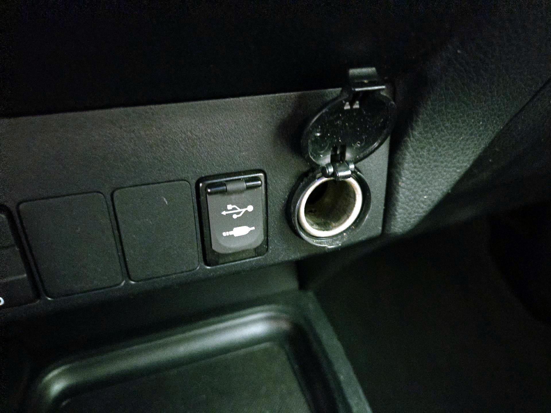 Thumbnail: 2018 Toyota RAV4 - 19