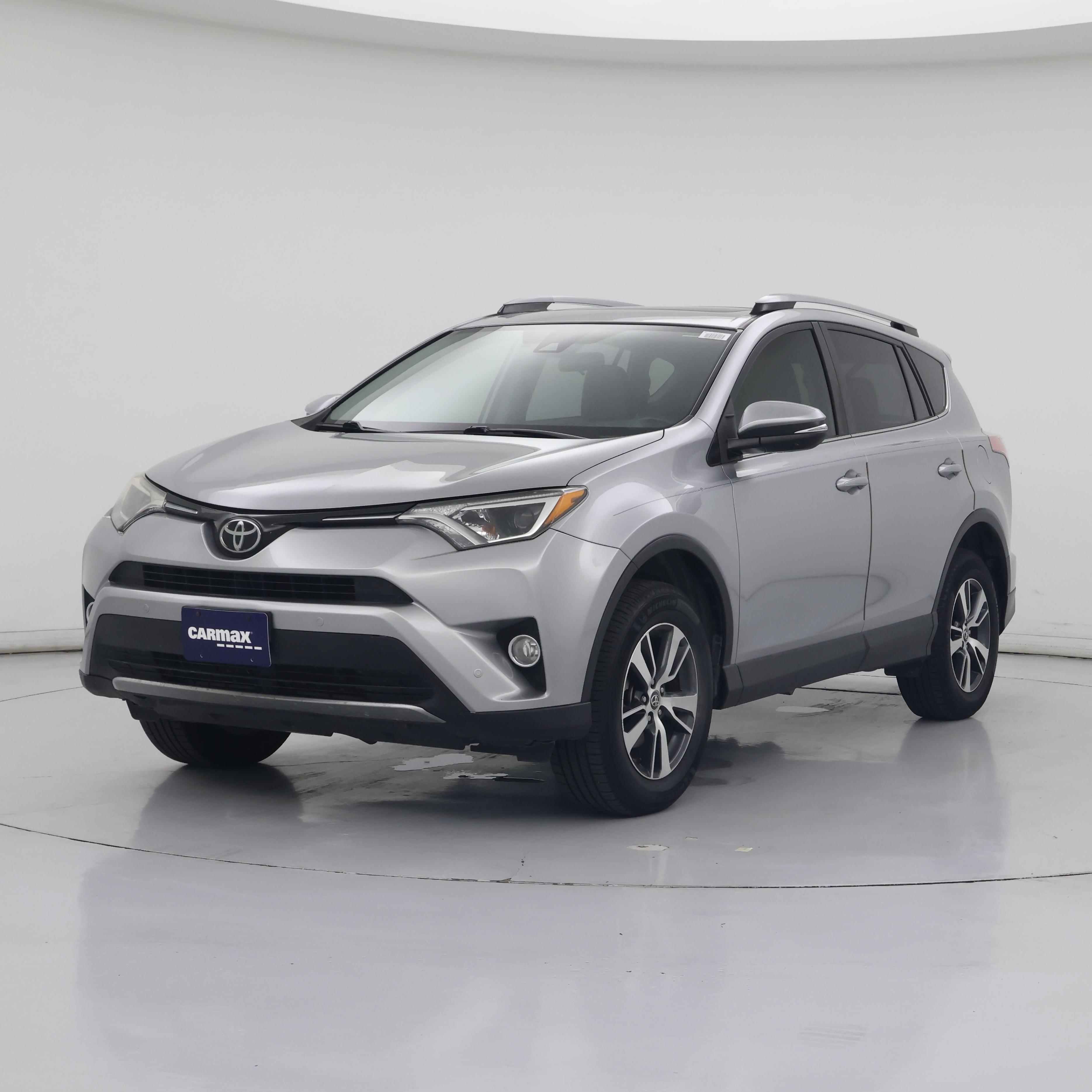 Thumbnail: 2018 Toyota RAV4 - 4