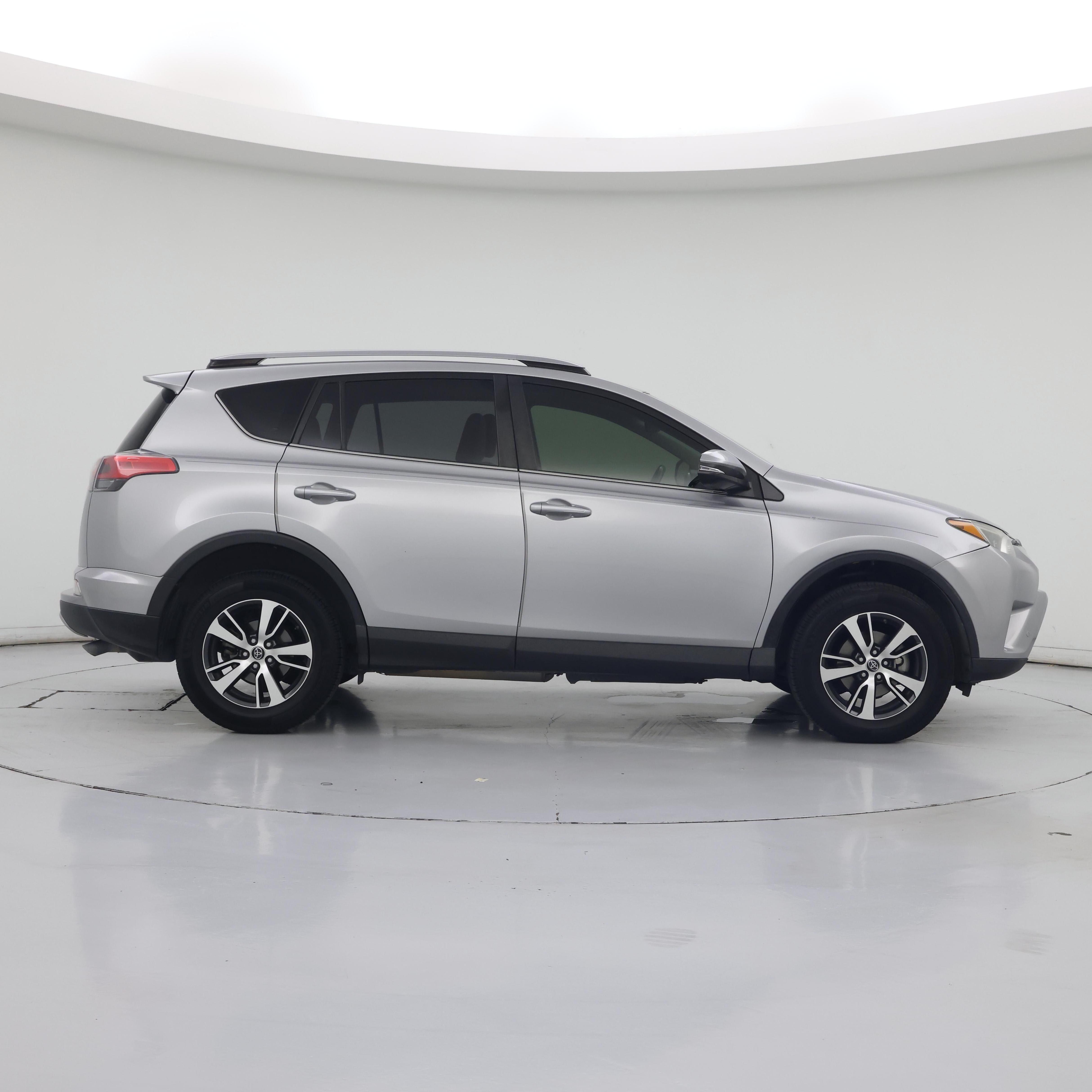 Thumbnail: 2018 Toyota RAV4 - 7