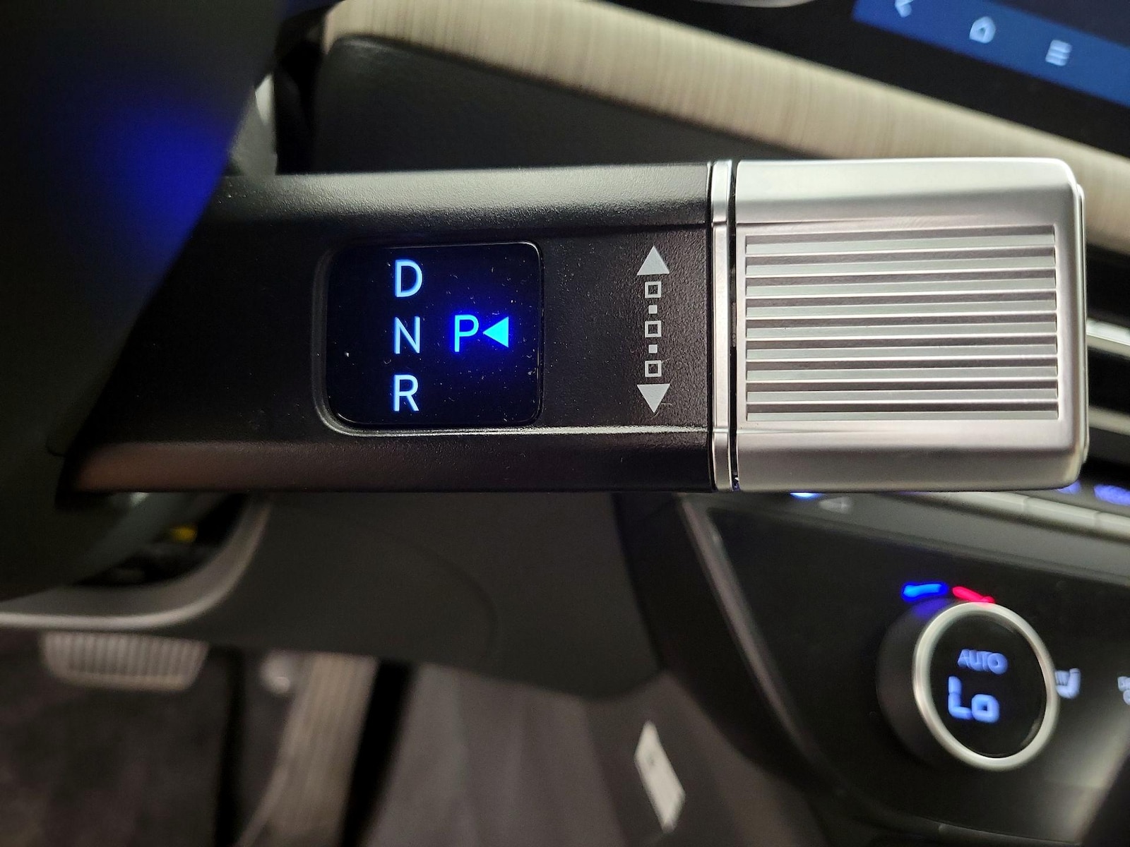 2025 Hyundai Sonata Hybrid SEL - Photo 18