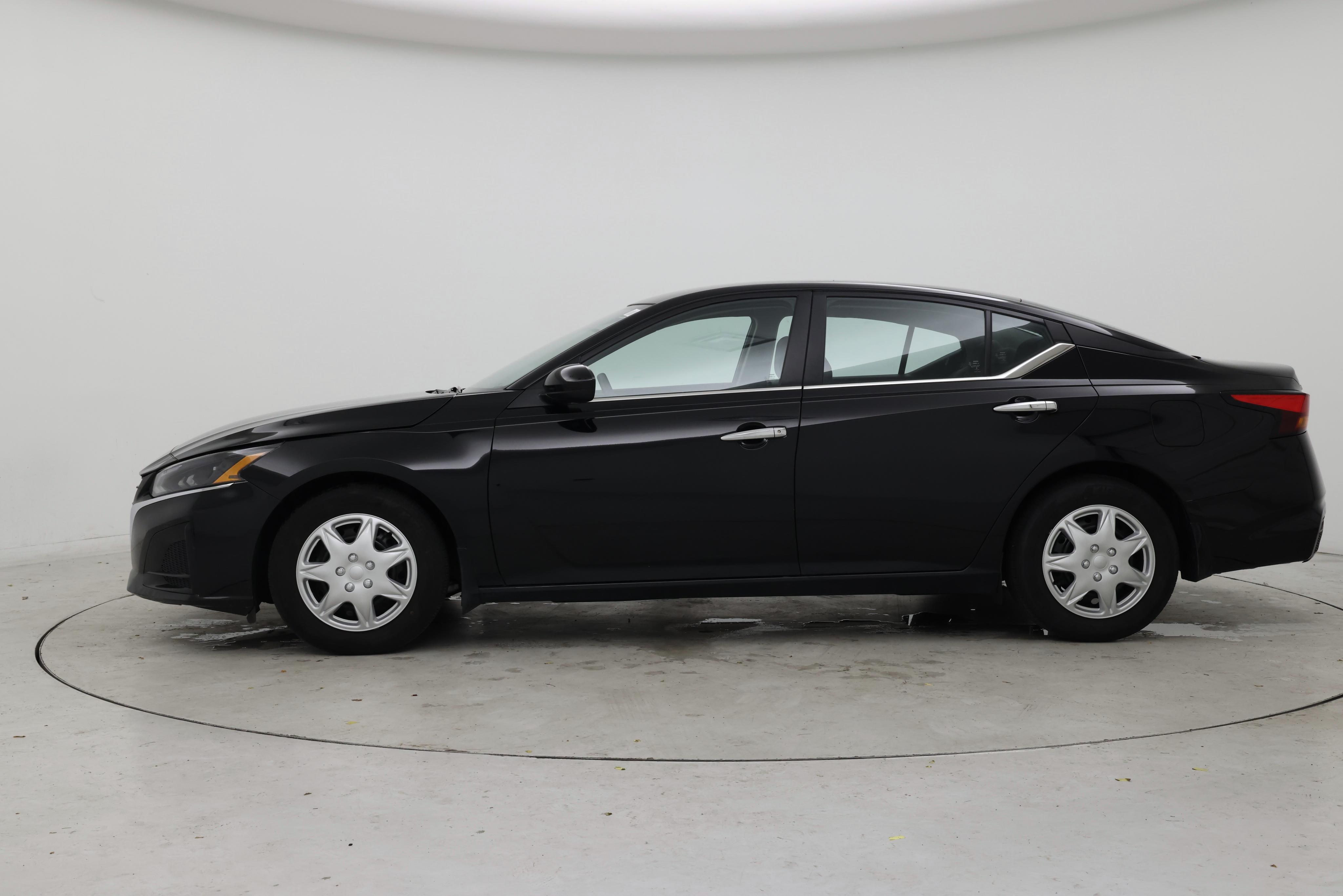 Thumbnail: 2023 Nissan Altima - 3