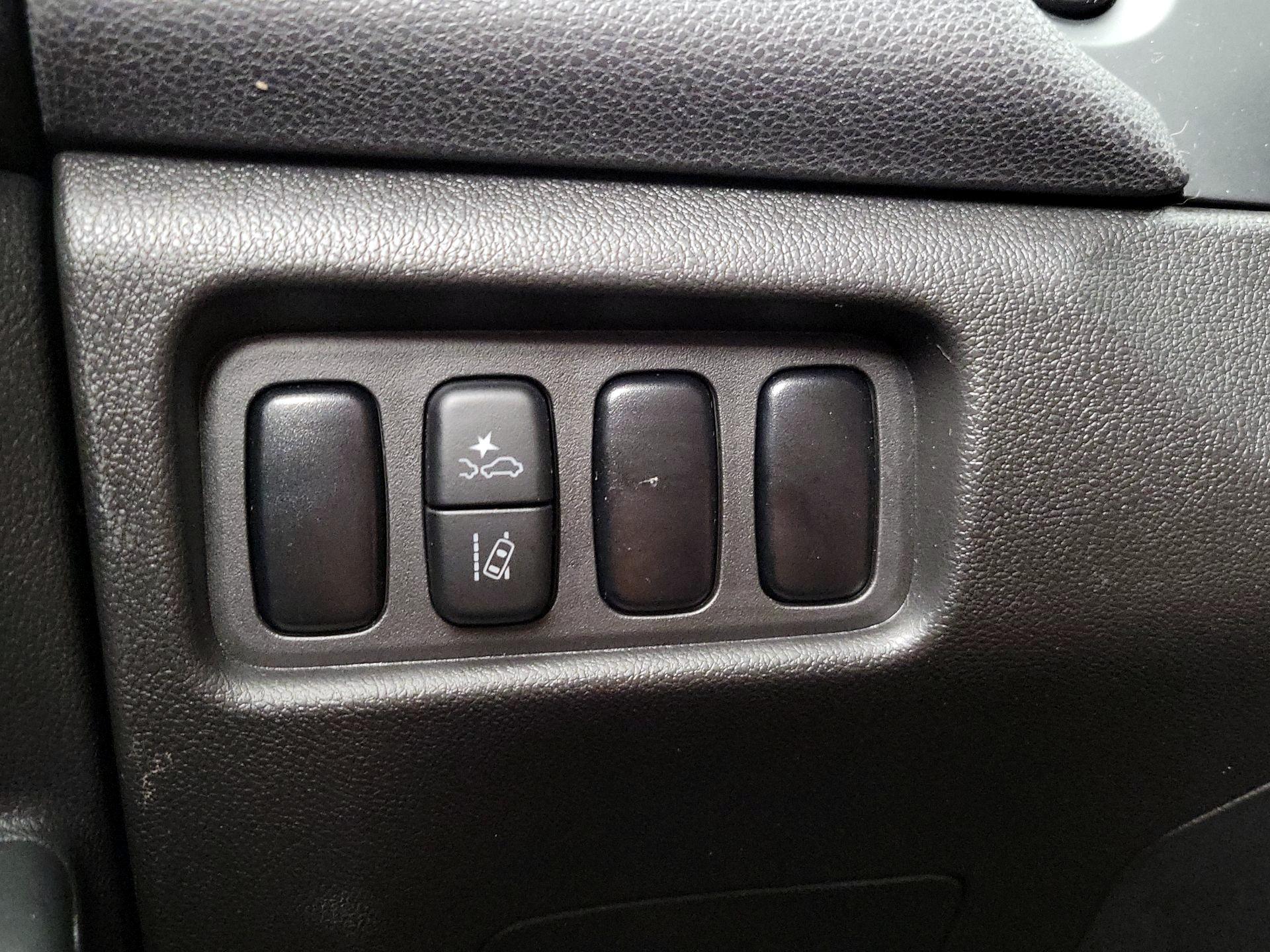 Thumbnail: 2023 Mitsubishi Outlander Sport - 13