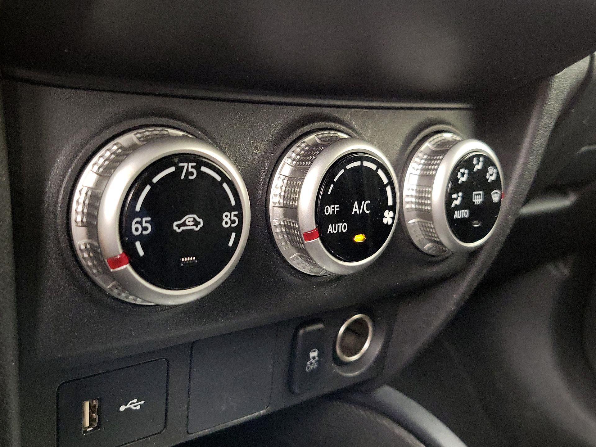 Thumbnail: 2023 Mitsubishi Outlander Sport - 16