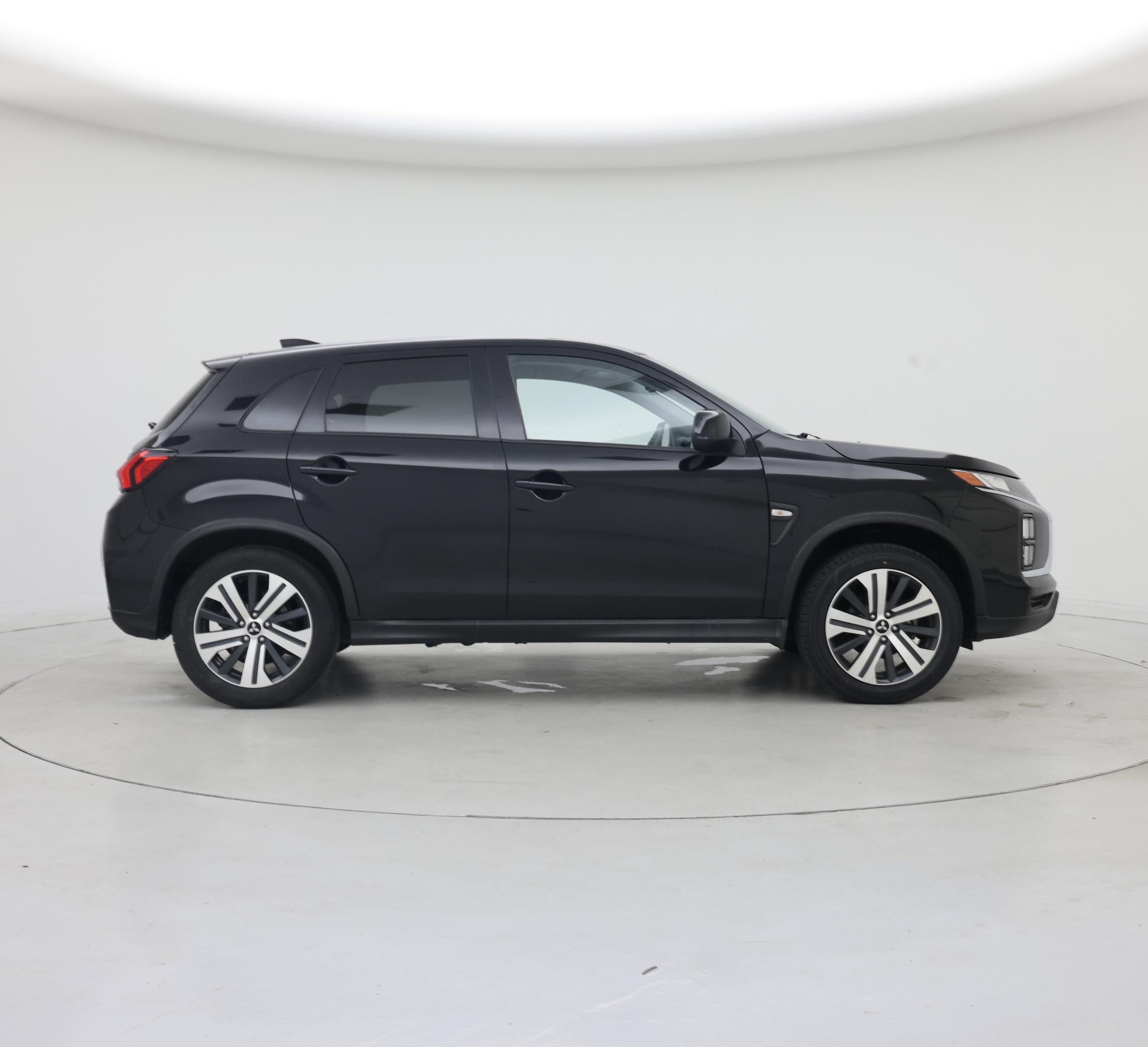 Thumbnail: 2023 Mitsubishi Outlander Sport - 7