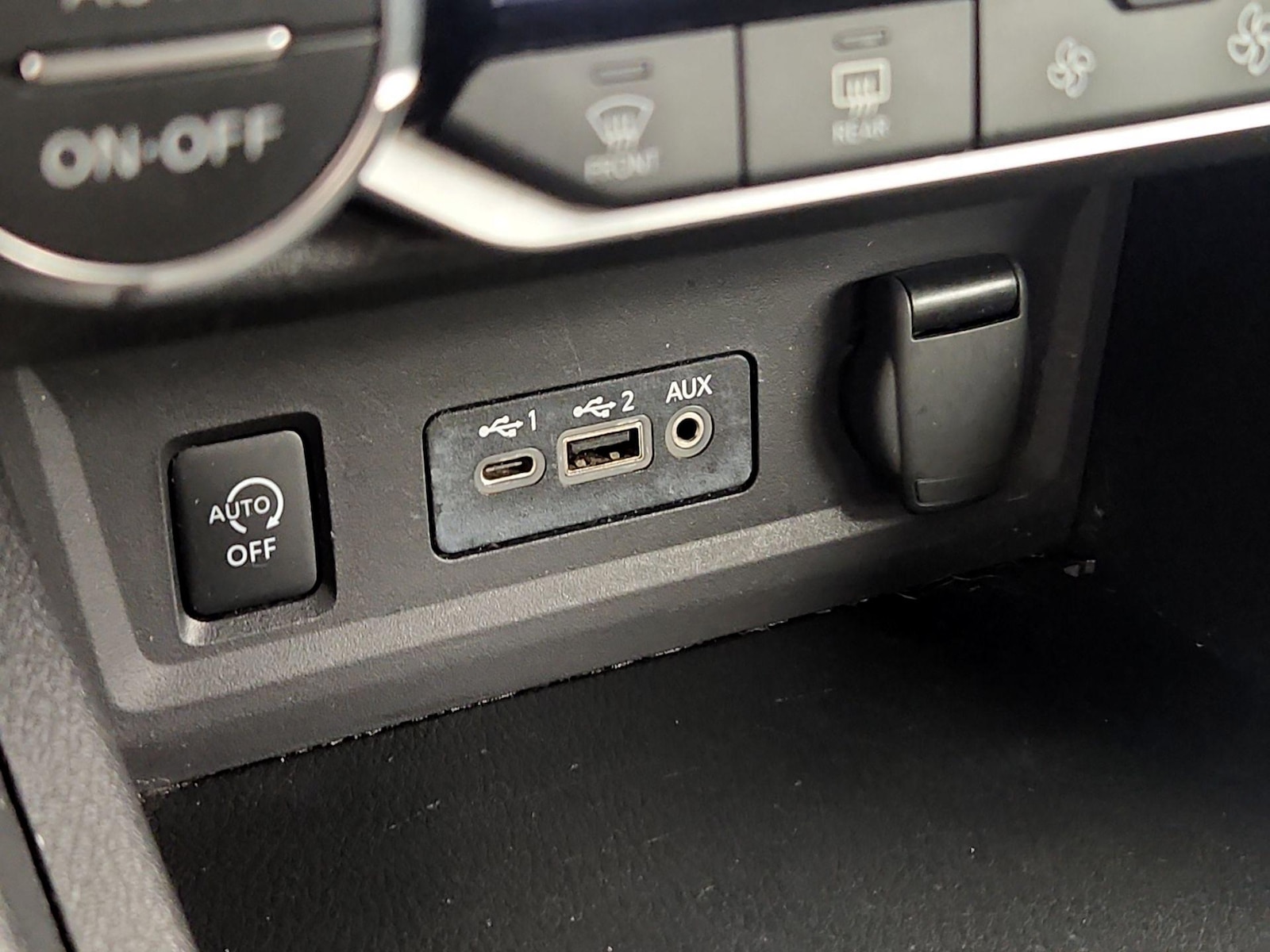 2024 Nissan Sentra SV - Photo 19