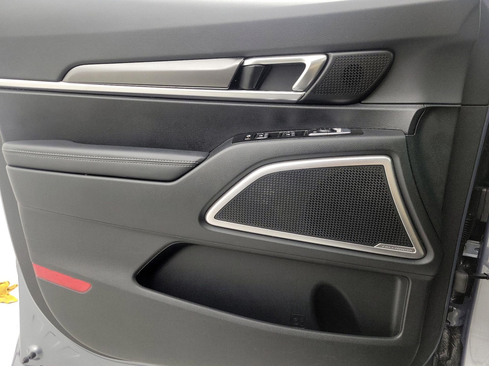 2025 Kia Telluride S - Photo 13
