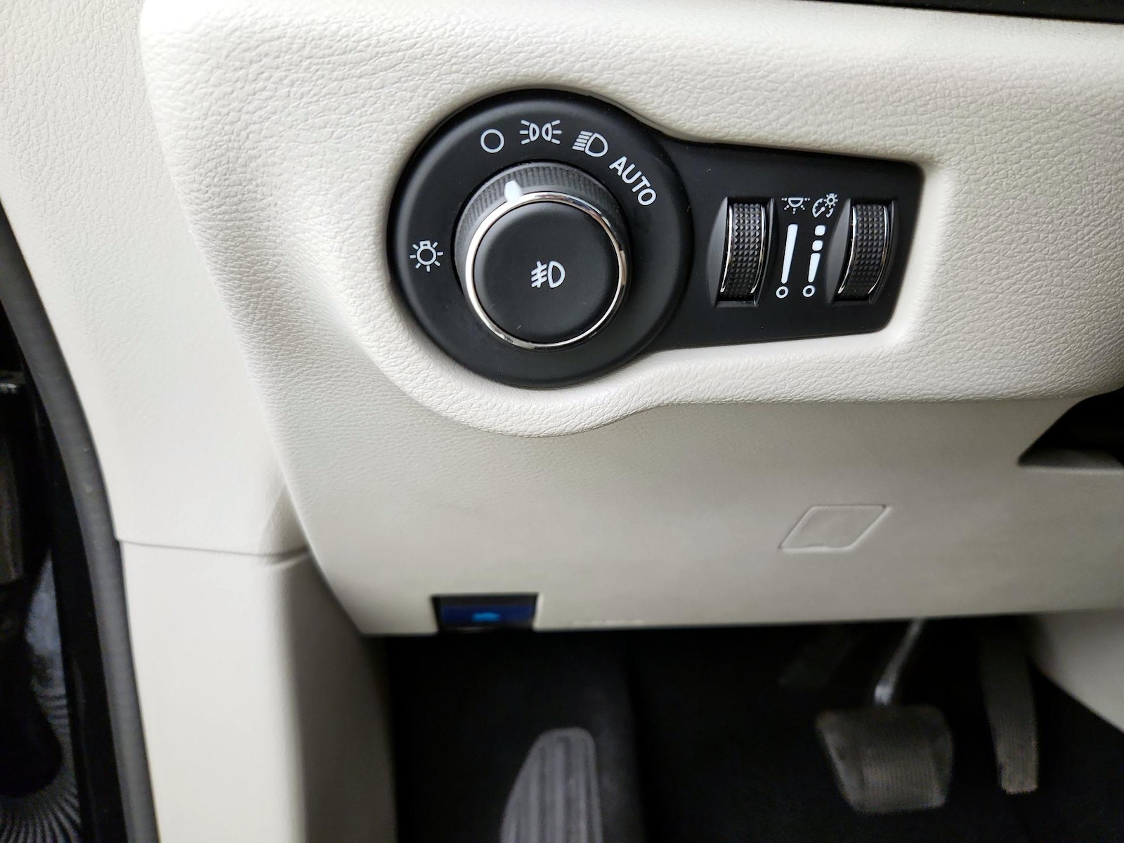 2024 Chrysler Pacifica PHEV Select - Photo 14