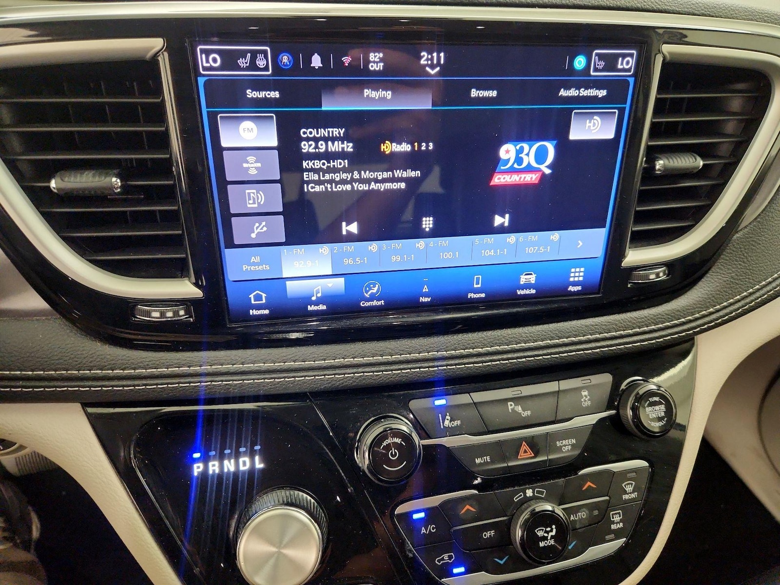 2024 Chrysler Pacifica PHEV Select - Photo 17