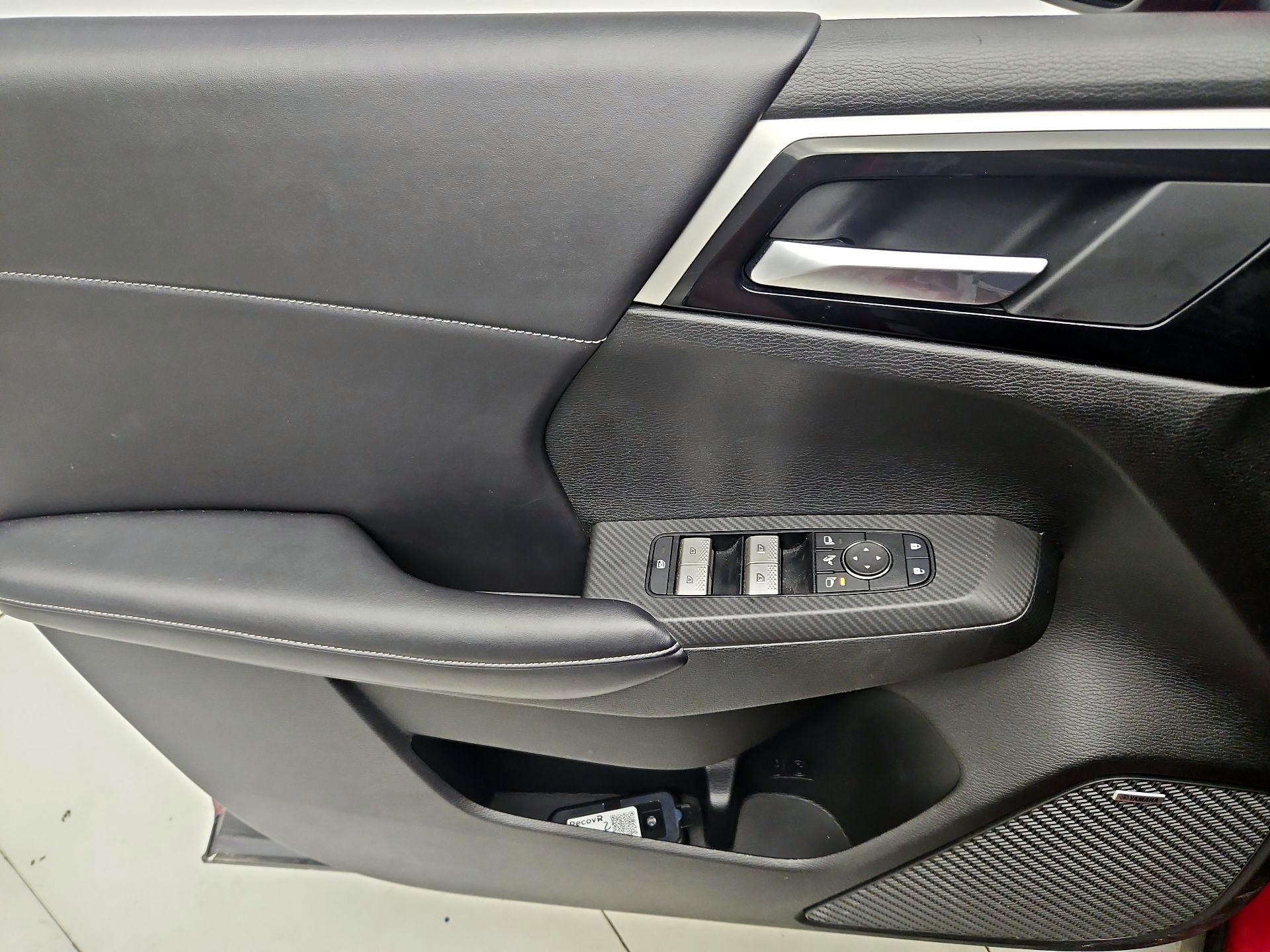 Thumbnail: 2025 Mitsubishi Outlander - 12
