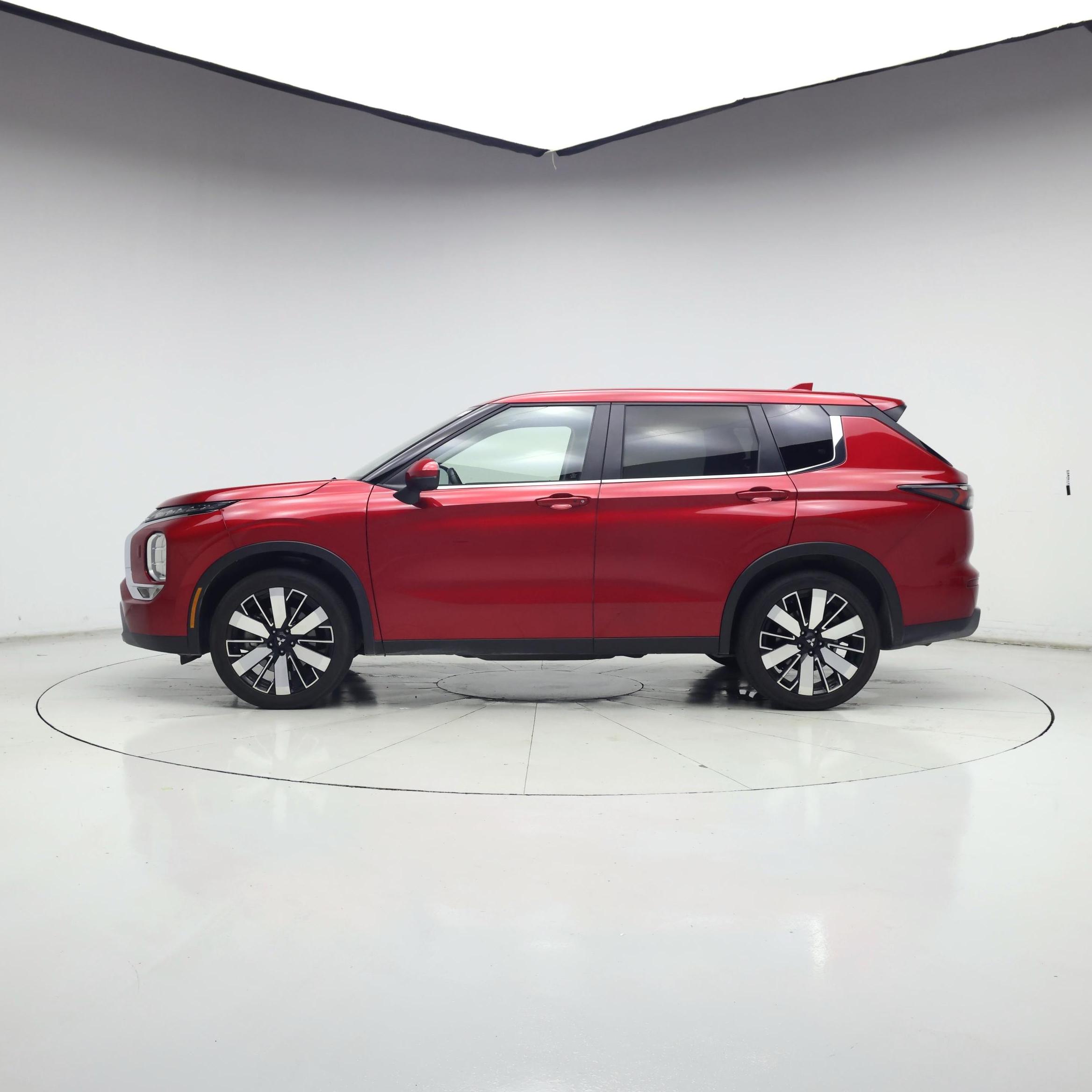 Thumbnail: 2025 Mitsubishi Outlander - 3