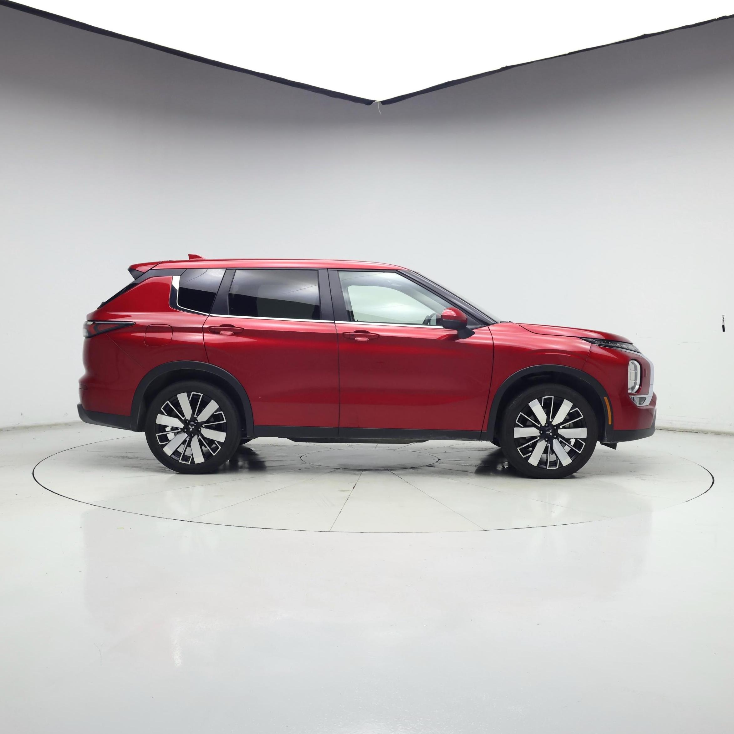 Thumbnail: 2025 Mitsubishi Outlander - 7