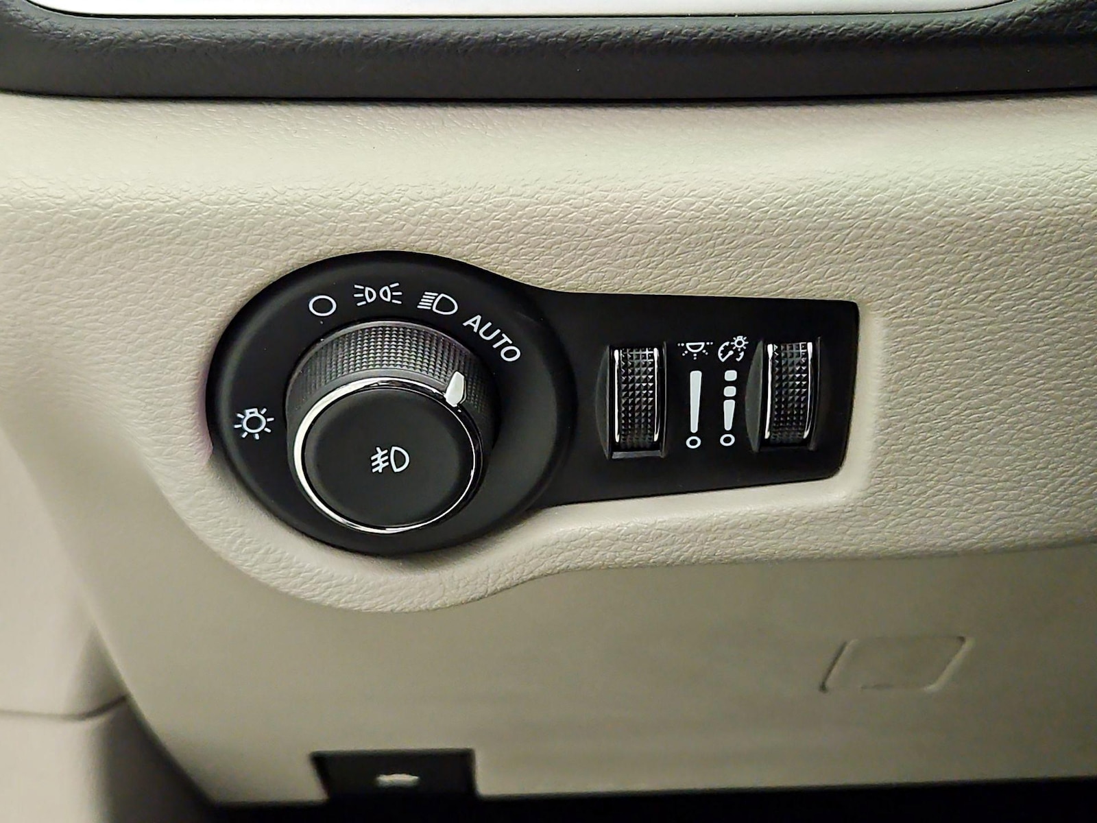 2024 Chrysler Pacifica Touring L - Photo 14