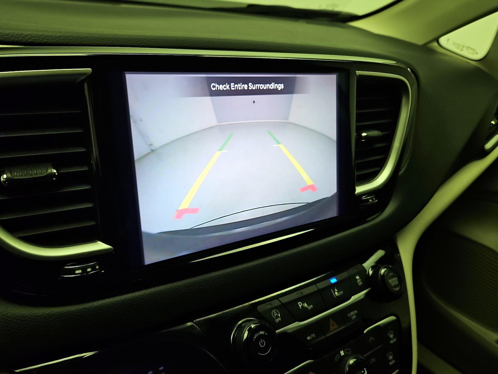 2024 Chrysler Pacifica Touring L - Photo 15